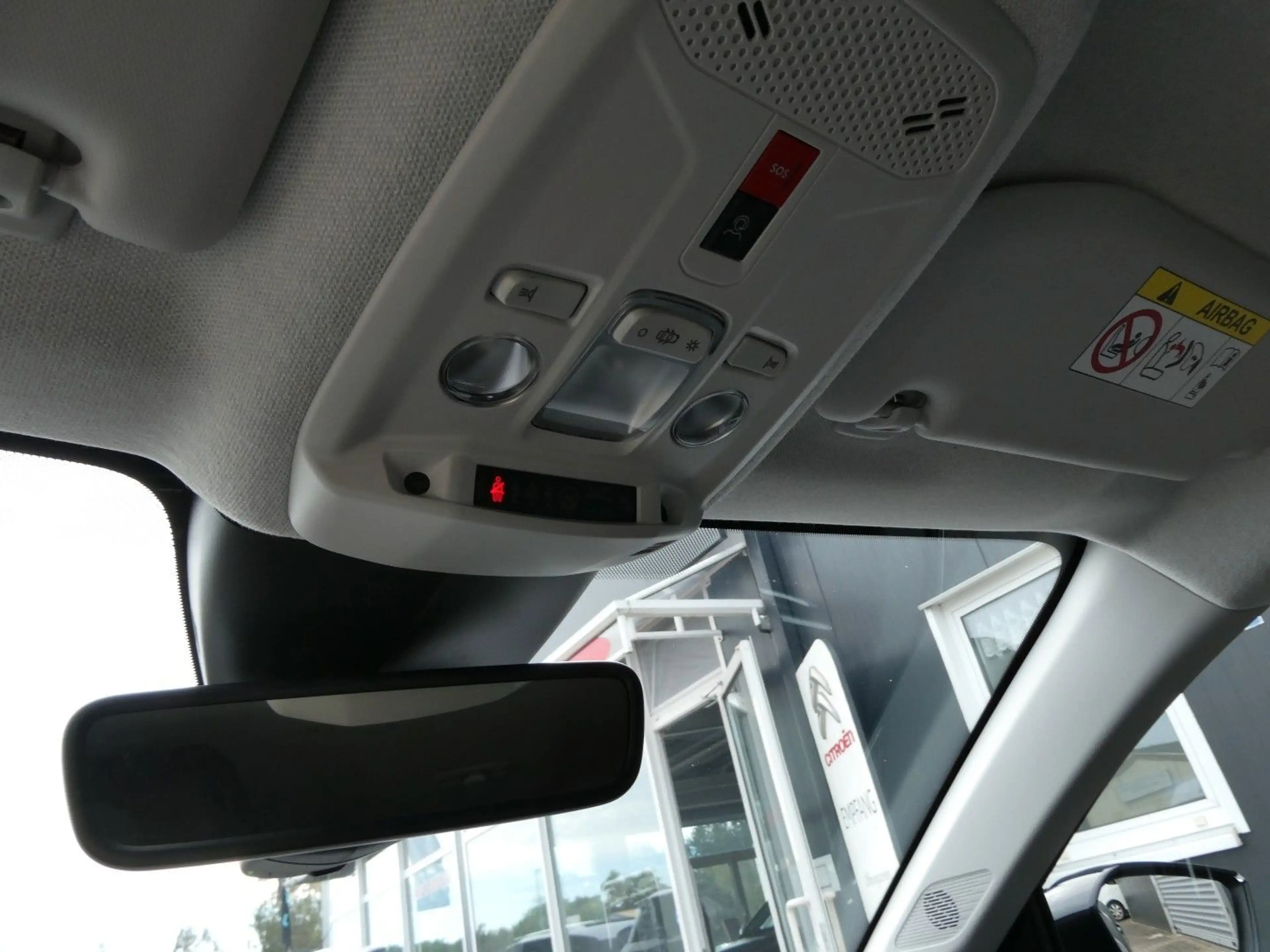 Citroen C4 Lim. ë- Shine — photo 13