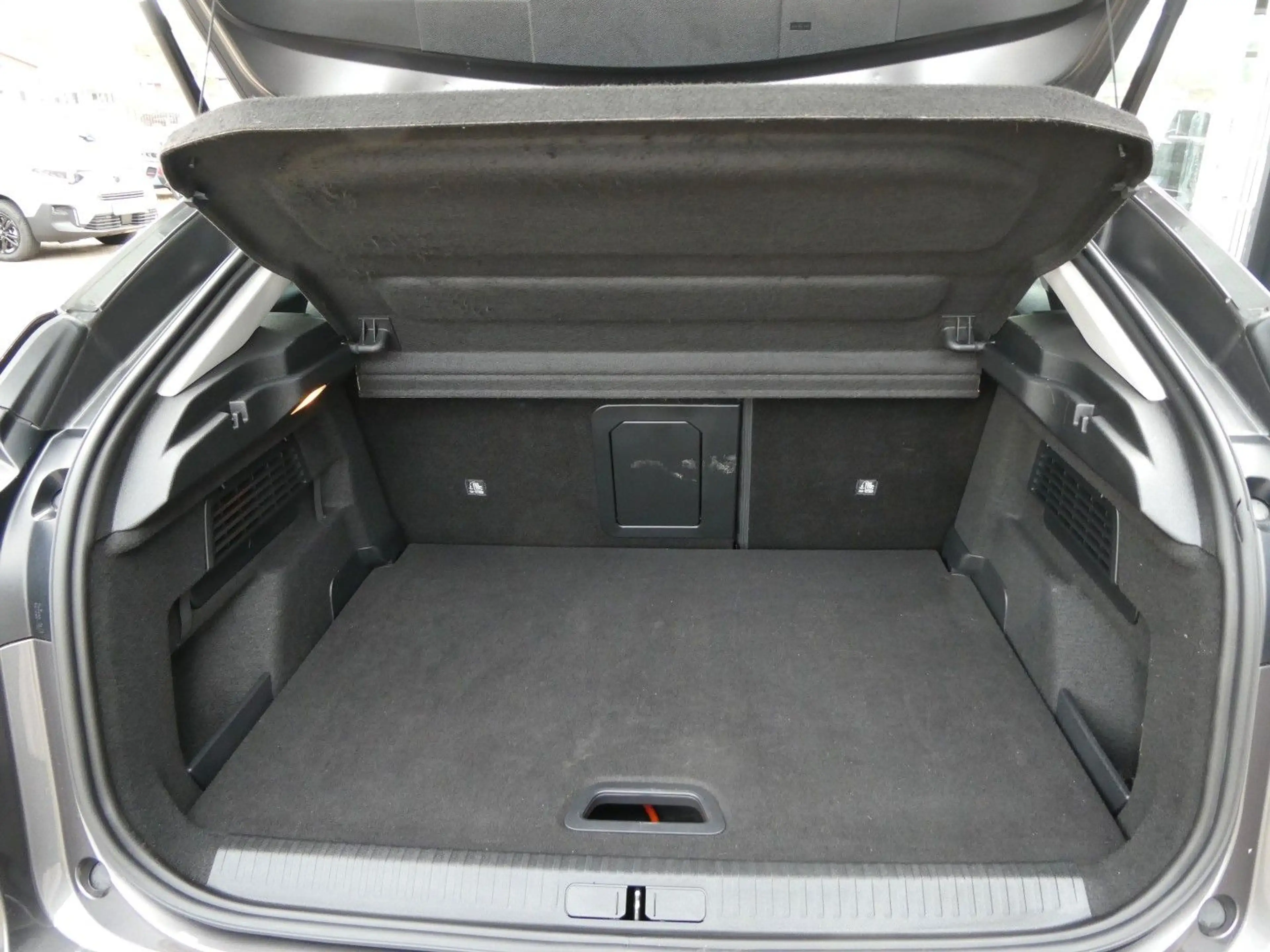 Citroen C4 Lim. ë- Shine — photo 8