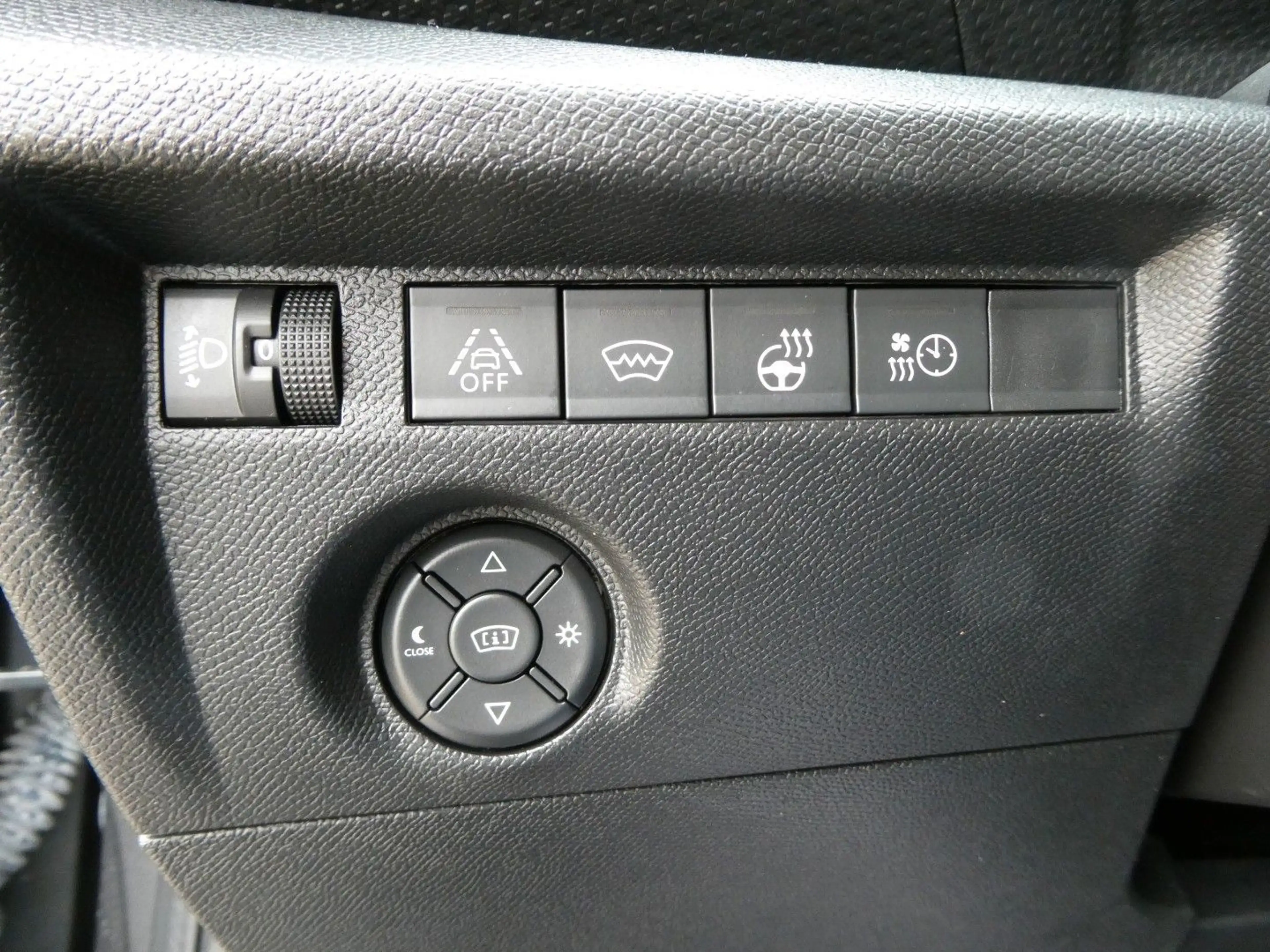 Citroen C4 Lim. ë- Shine — photo 15