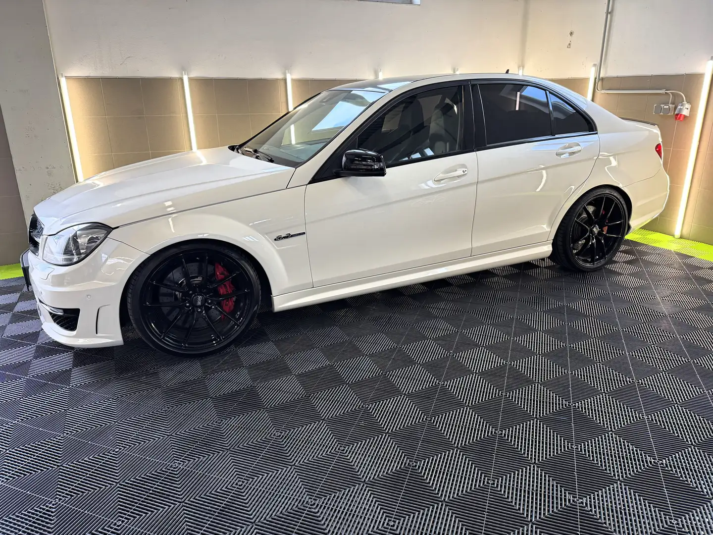 Mercedes-Benz C 63 AMG C 63 AMG 6.2 V8 Performance Designo/HK/Carbon/KW Weiß - 2