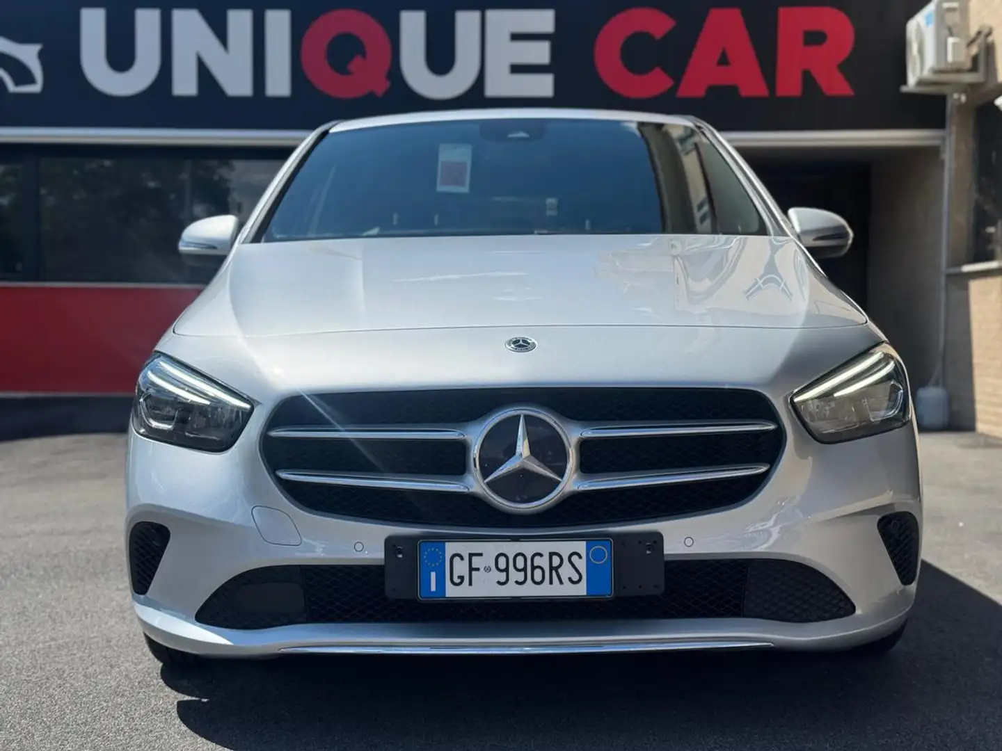 Mercedes-Benz B 180 d Automatic Business Extra Gris - 2