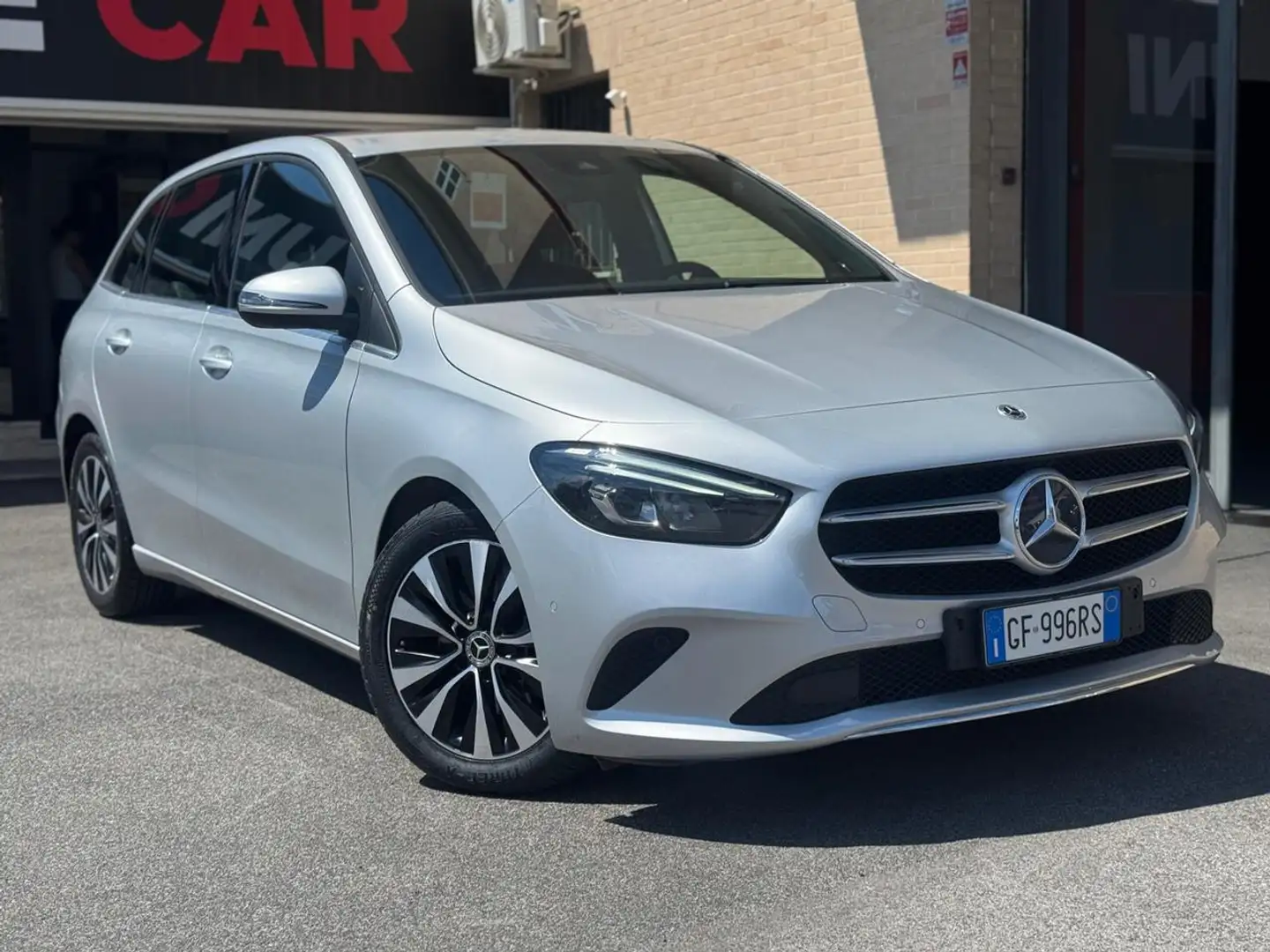 Mercedes-Benz B 180 d Automatic Business Extra Gris - 1