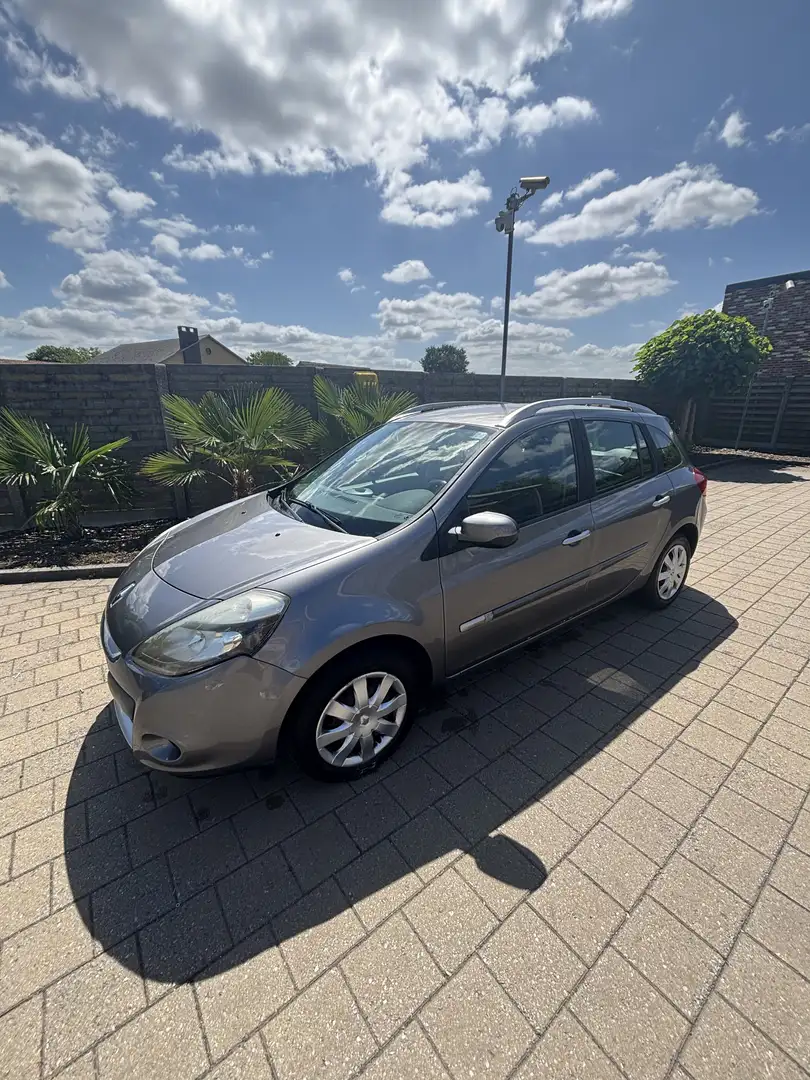 Renault Clio - 1