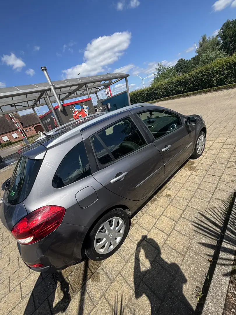 Renault Clio - 2