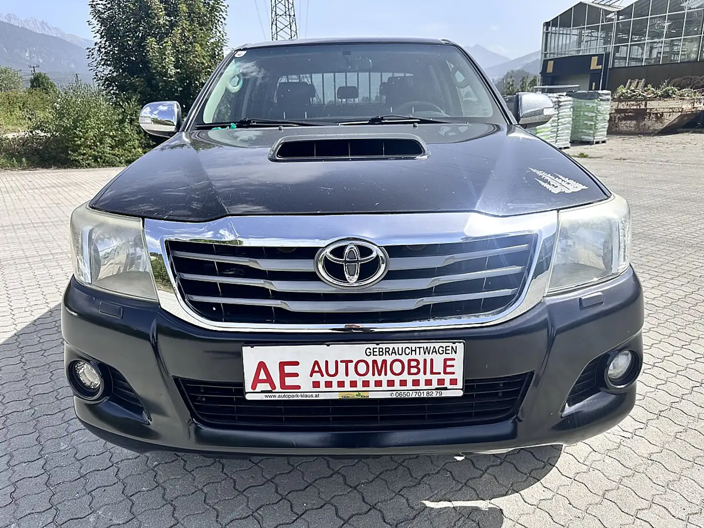 Toyota Hilux Schwarz - 2