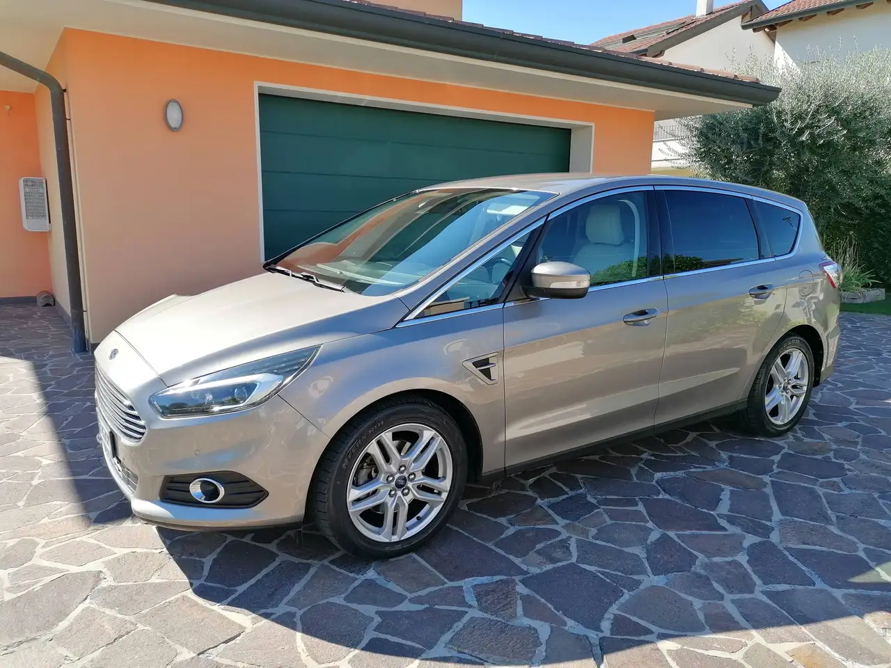 Ford S-Max