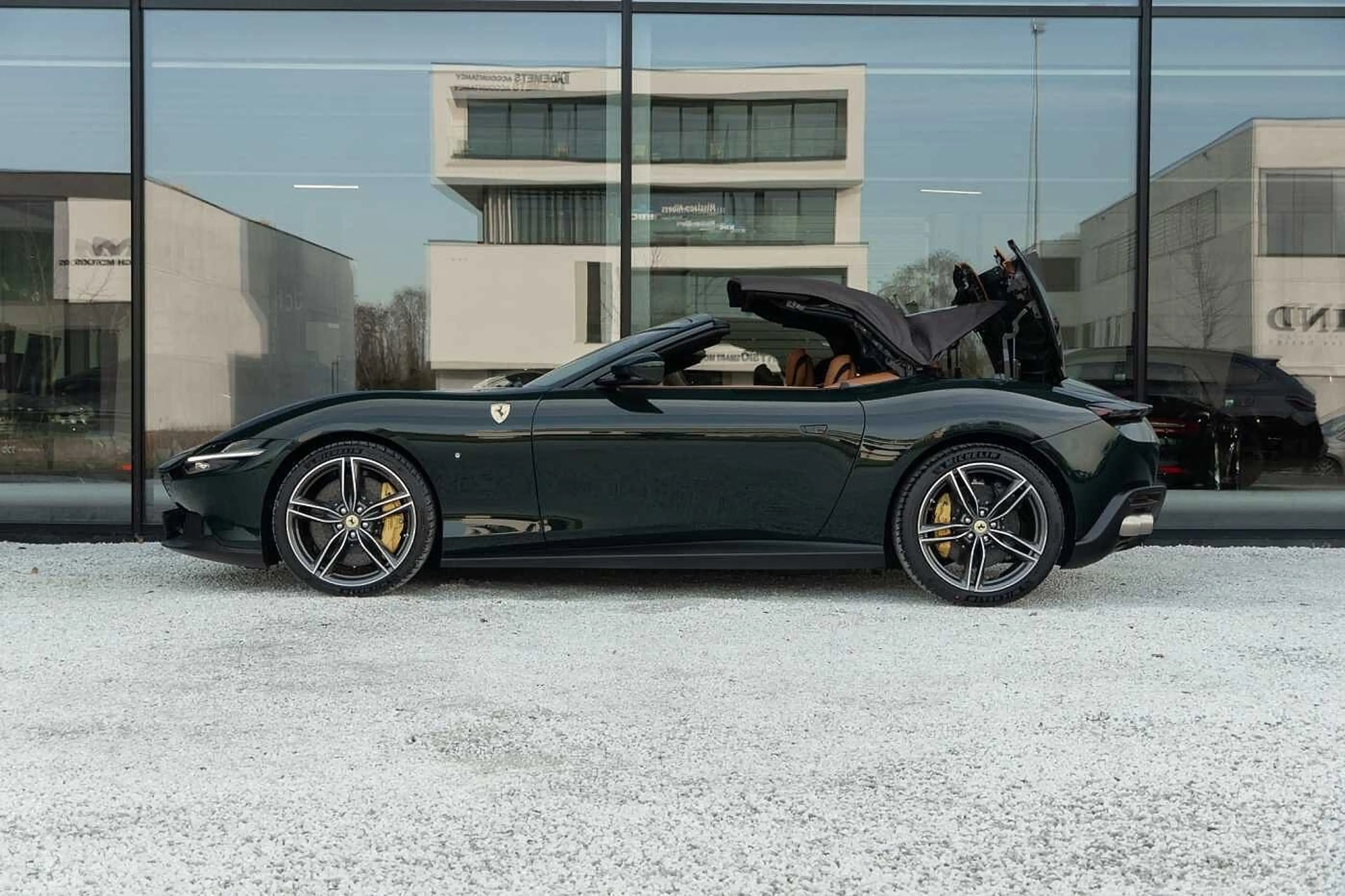 Ferrari Roma Spider Classic Color Verdi Daytona Seats JBL Sound — photo 11