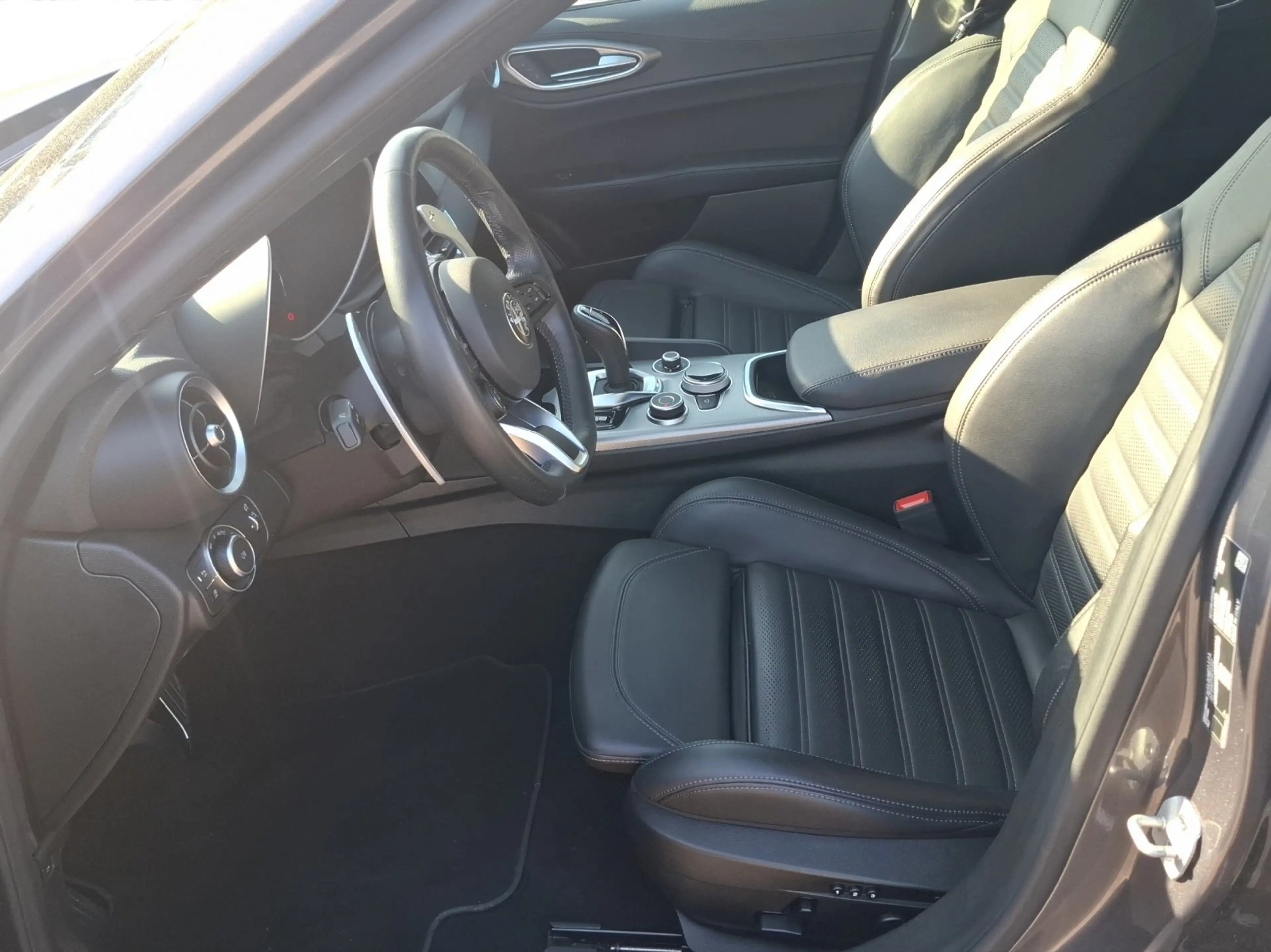 Alfa Romeo Giulia Veloce Q4 2.0 Turbo 16V Kam.+KeyLess+SHZ — photo 10