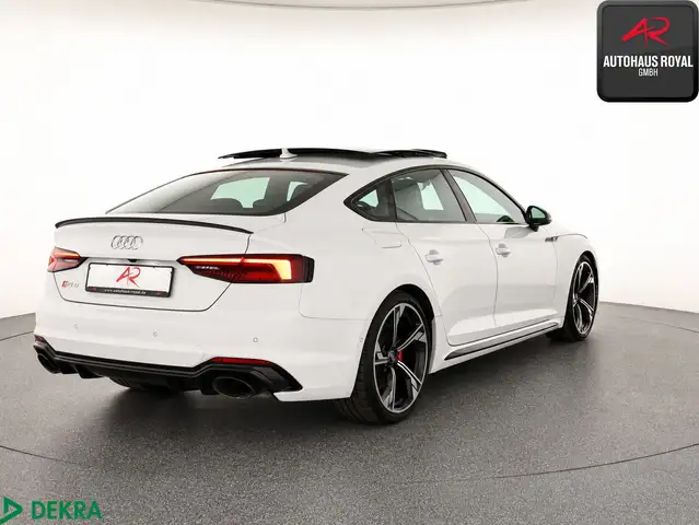 Audi RS5 view 5
