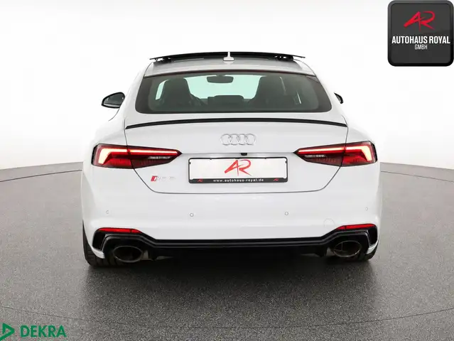 Audi RS5 view 4
