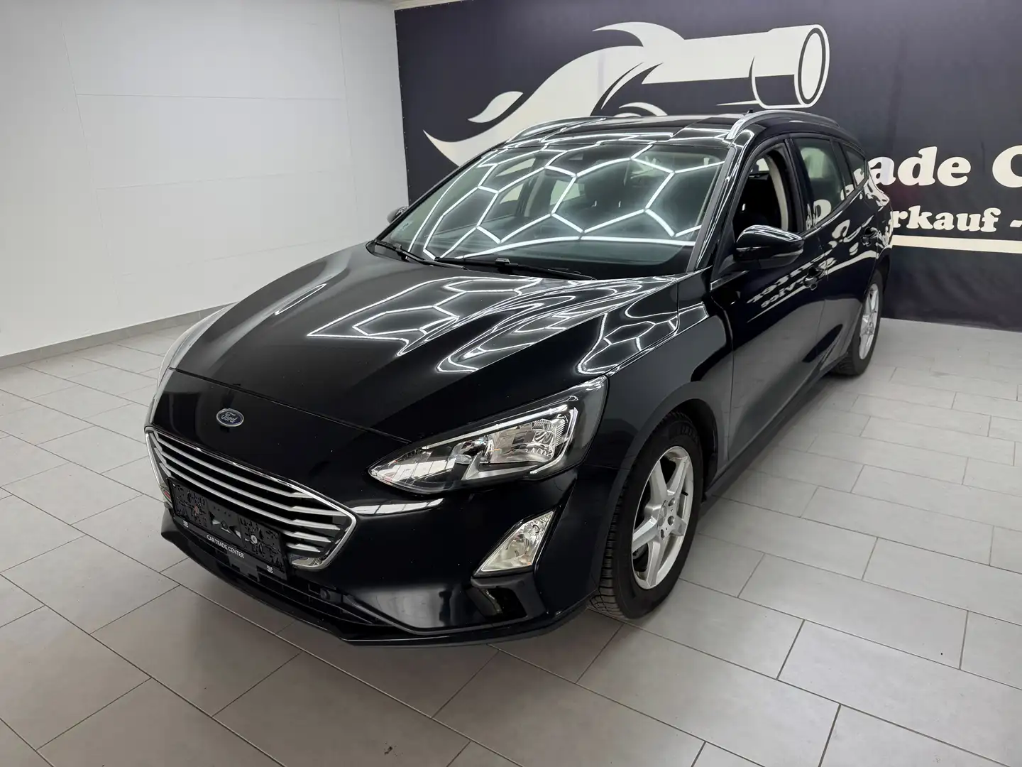 Ford Focus Traveller 1,5 EcoBlue Cool Schwarz - 2