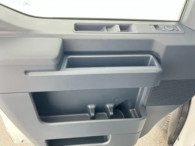 Kia PV5 Cargo view 18