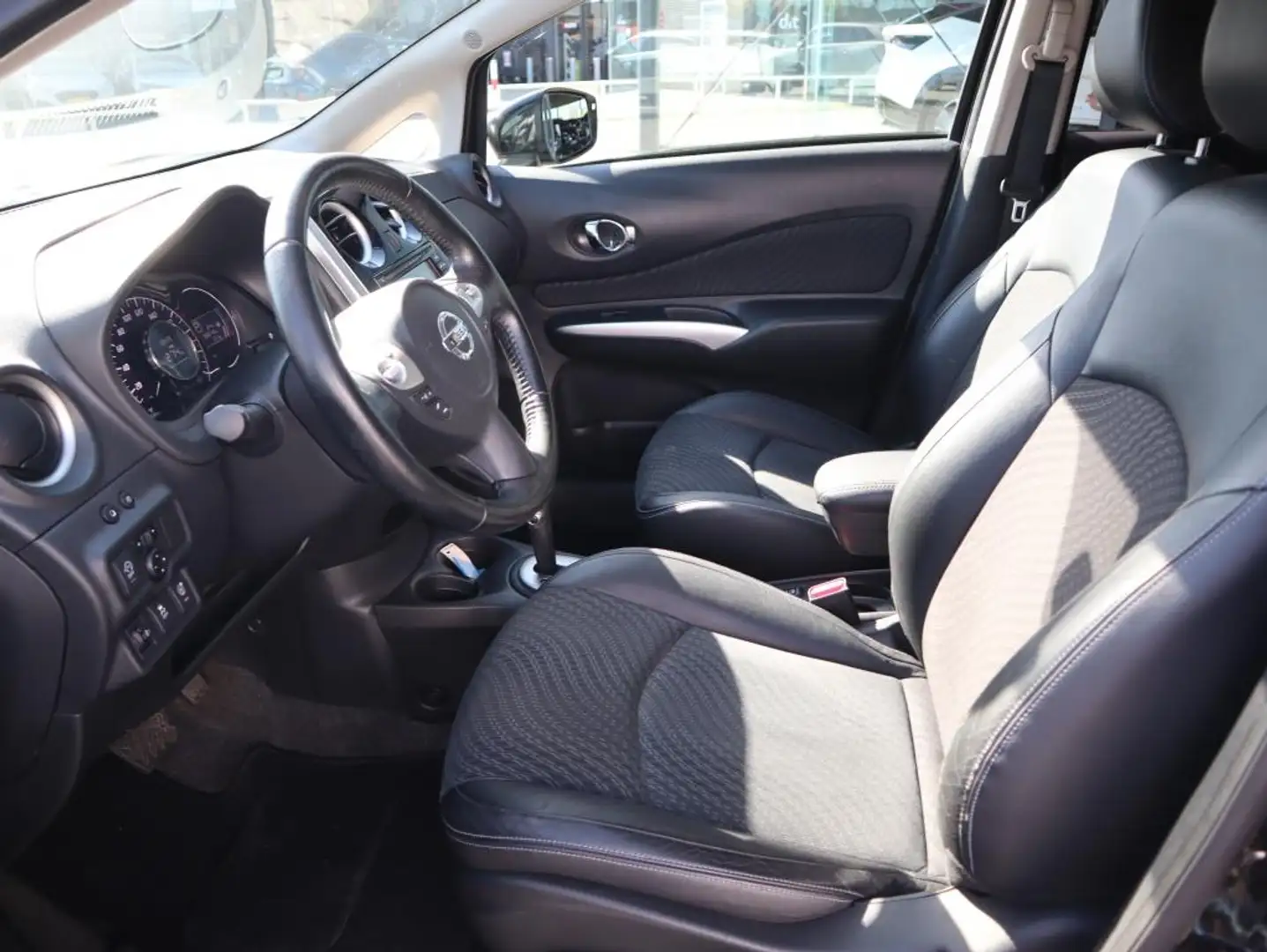 Nissan Note 1.2 DIG-S Tekna / 360° Camera / Verstelbare achter Zwart - 2