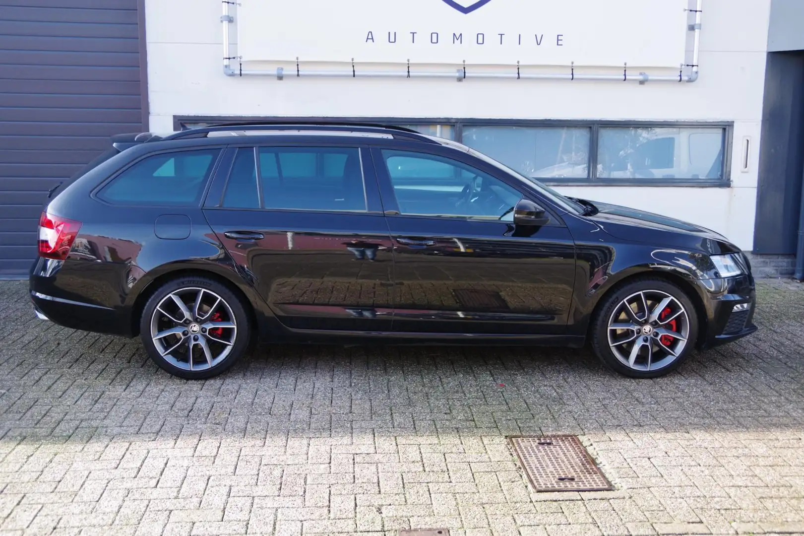 Skoda Octavia Combi 2.0 TSI RS 245 Business Zwart - 2