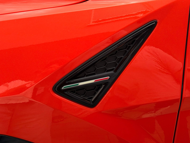 Lamborghini Urus 4.0 V8 SE *BO*AKRA*CARBON*UPE 370K*PANO*TV — photo 10