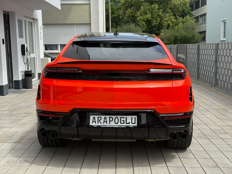 Lamborghini Urus 4.0 V8 SE *BO*AKRA*CARBON*UPE 370K*PANO*TV — photo 6