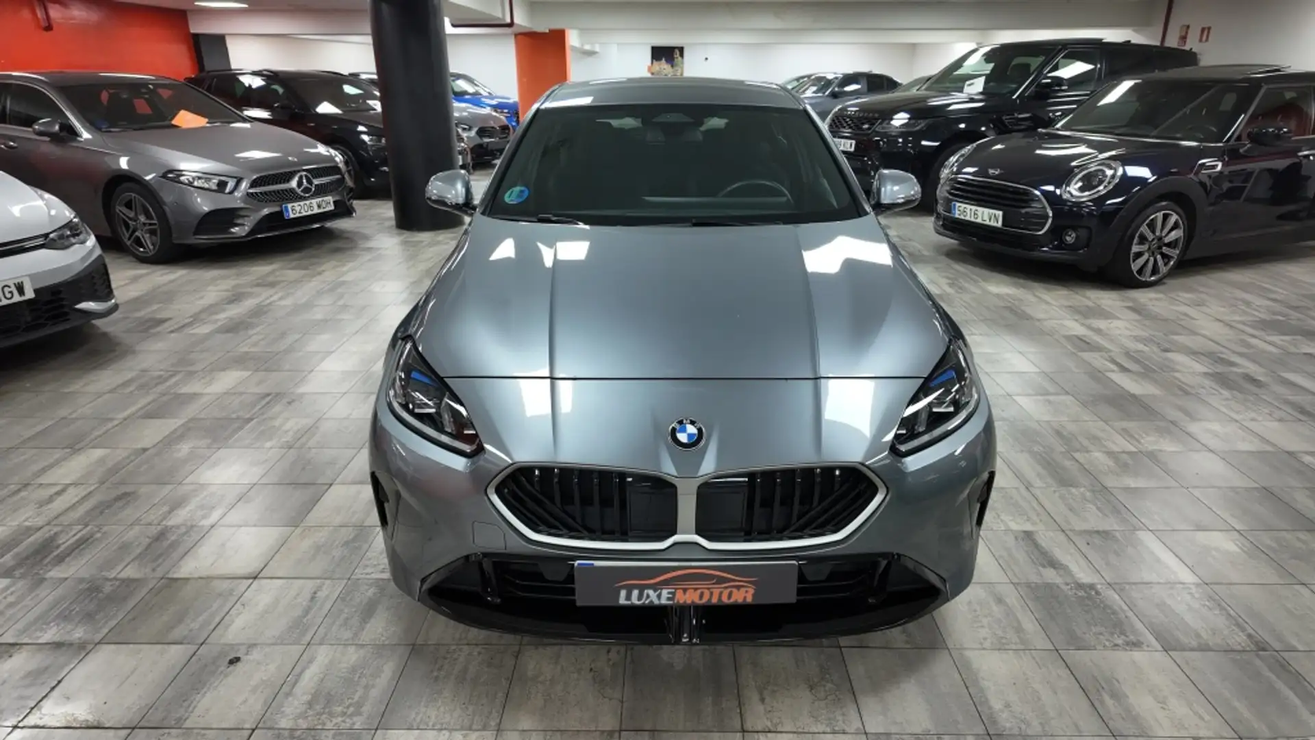 BMW 120 120dA M Sport Pro Gris - 2