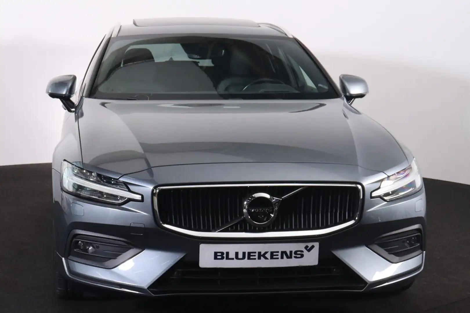 Volvo V60 T5 Inscription - Panorama/schuifdak - IntelliSafe Grijs - 2