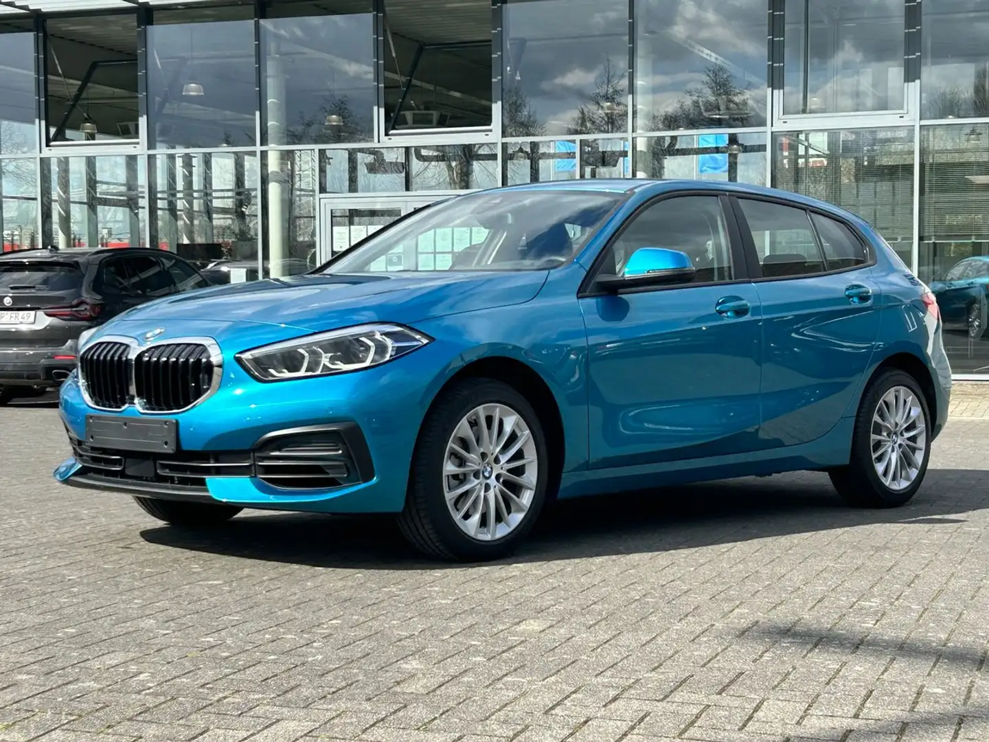 BMW 116 116i Aut. Advantage / Park Assistant / DAB Blau - 1