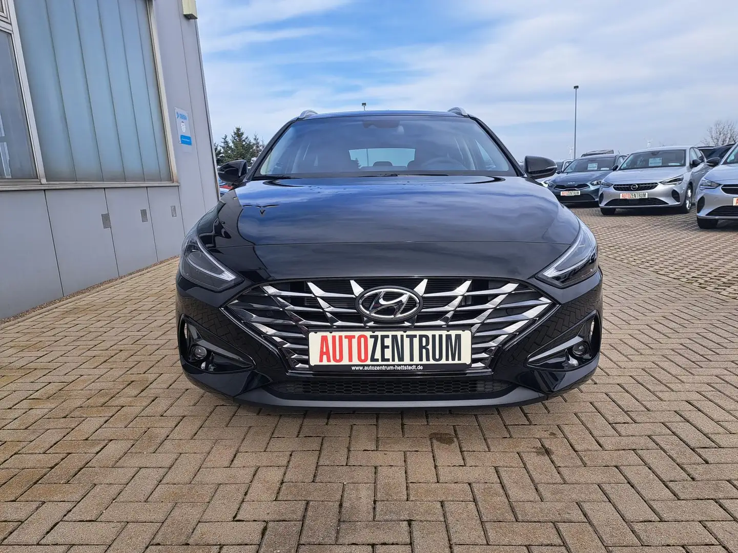 Hyundai i30 LED NAVI KAMERA WINTERPAKET TEMPO ALU Negro - 2