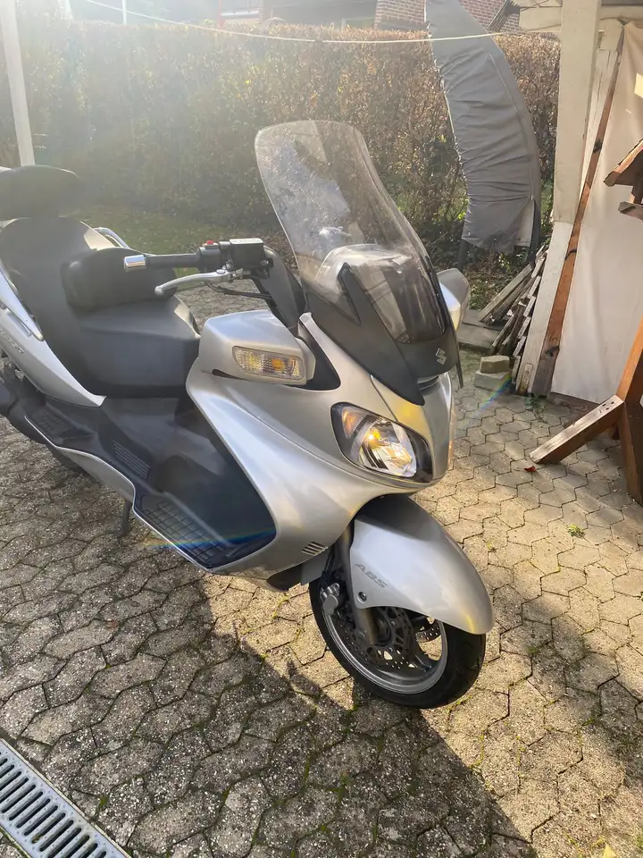 Suzuki Burgman 650