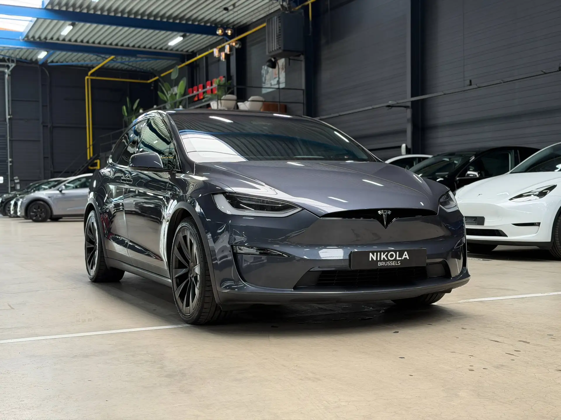 Tesla Model X E 750 kW 2023 건메탈 사진 4