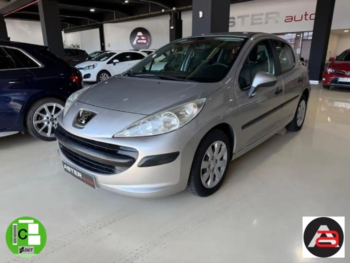 Peugeot 207 1.4i Urban 75 Gris - 1