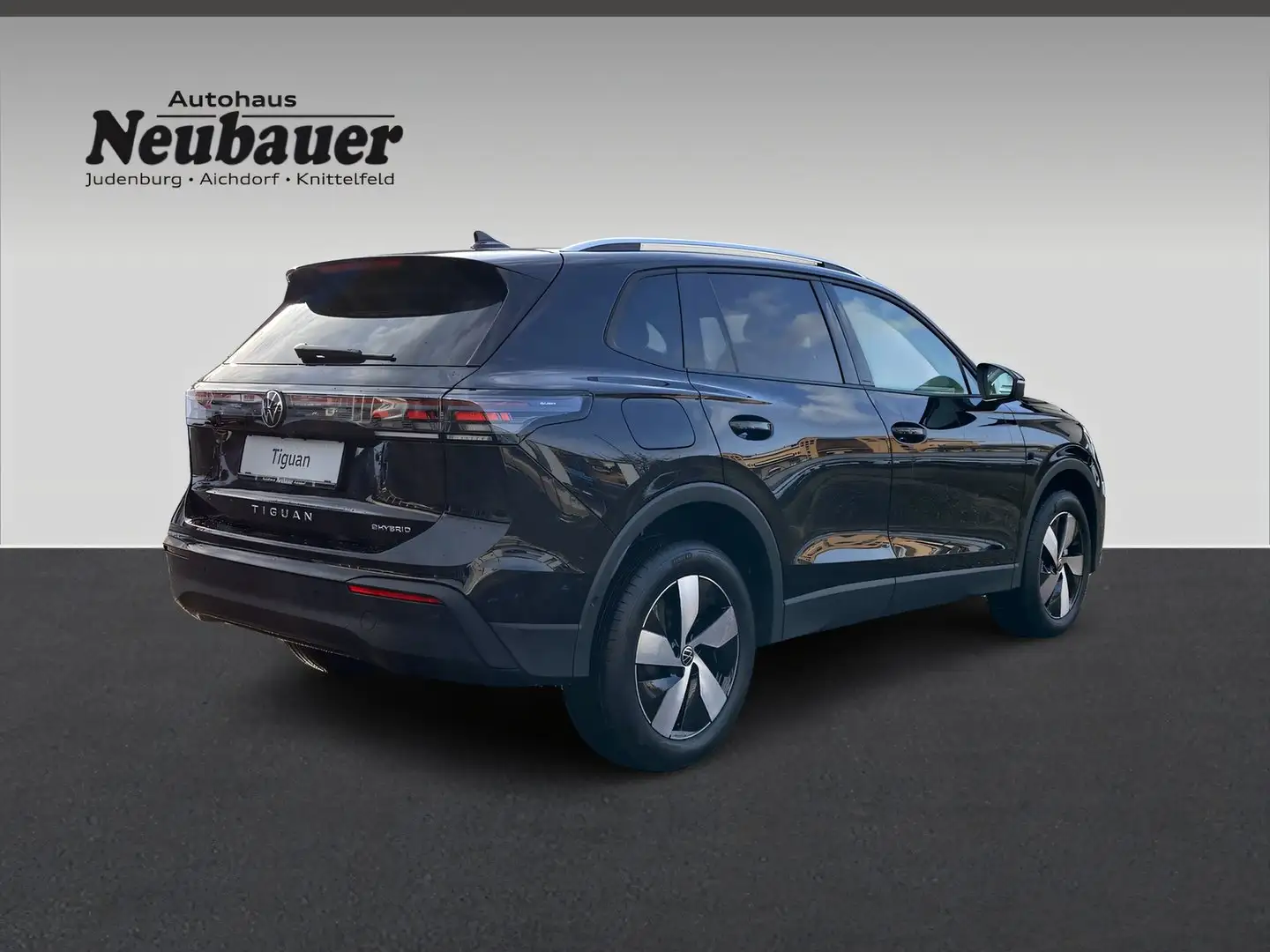 Volkswagen Tiguan Friends eHybrid DSG 150 kW Zwart - 2