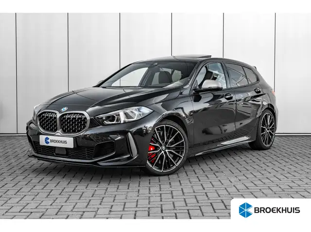 BMW 135 1 Serie M135i xDrive High Executive 306 PK | Panor