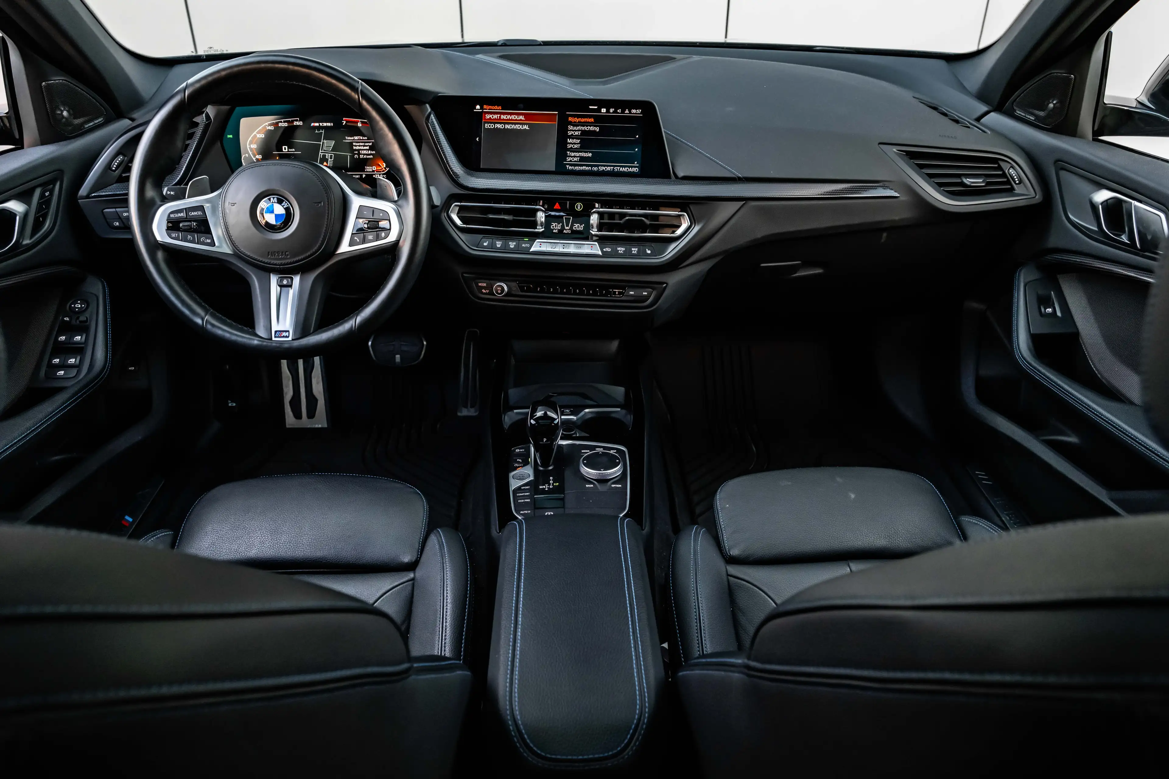 BMW 135 1 Serie M135i xDrive High Executive 306 PK | Panor — photo 9