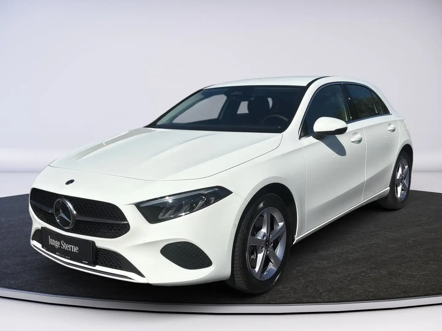 Mercedes-Benz A 250 e Kompaktlimousine Progressive-Line Weiß - 2
