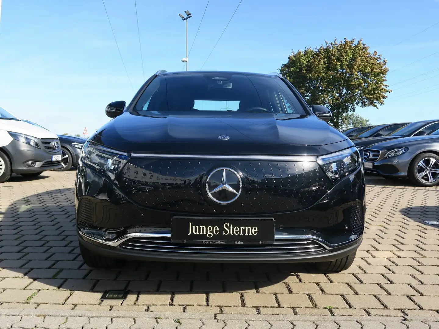 Mercedes-Benz EQA 300 4Matic Progressive Advanced Winter-Paket Noir - 2