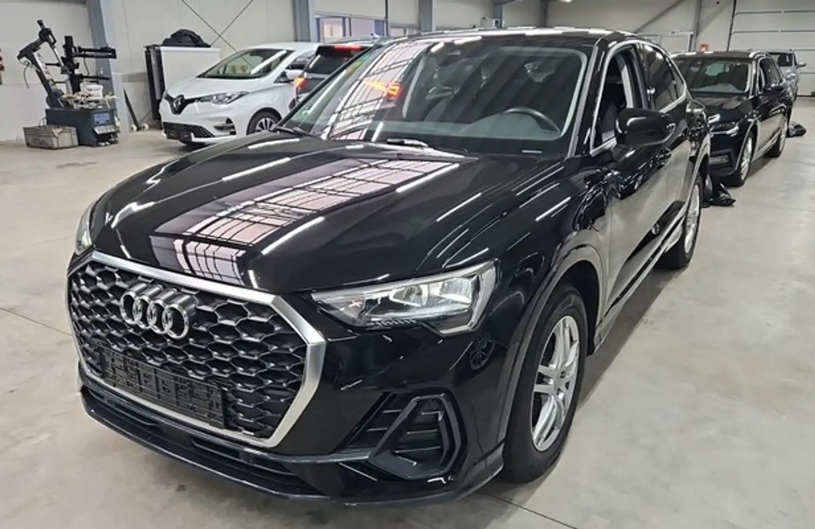 Audi Q3 Sportback 45 TFSIe Black line S-tronic Noir - 1