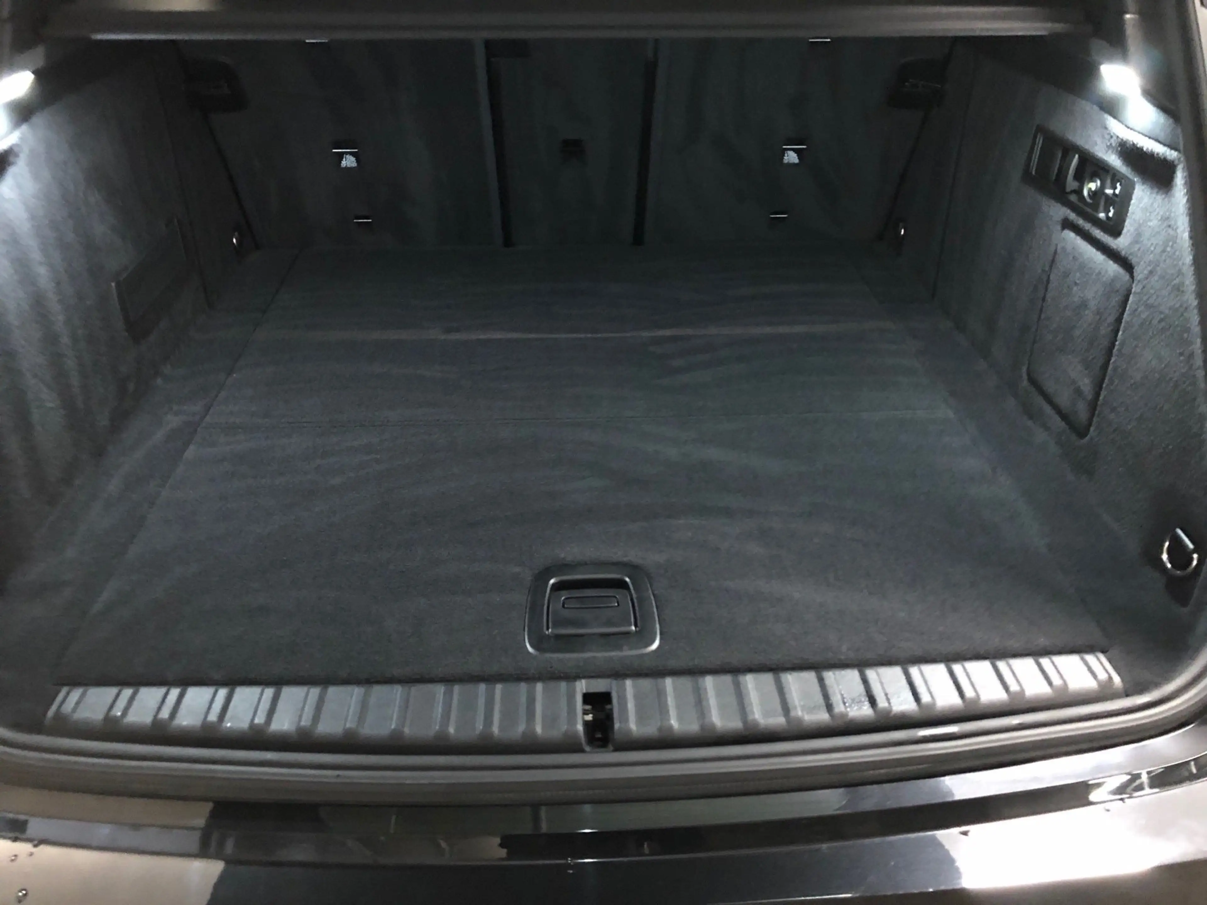 BMW iX xDrive50 AHK*Laser*Suite*Panorama*ACC*360* — photo 12