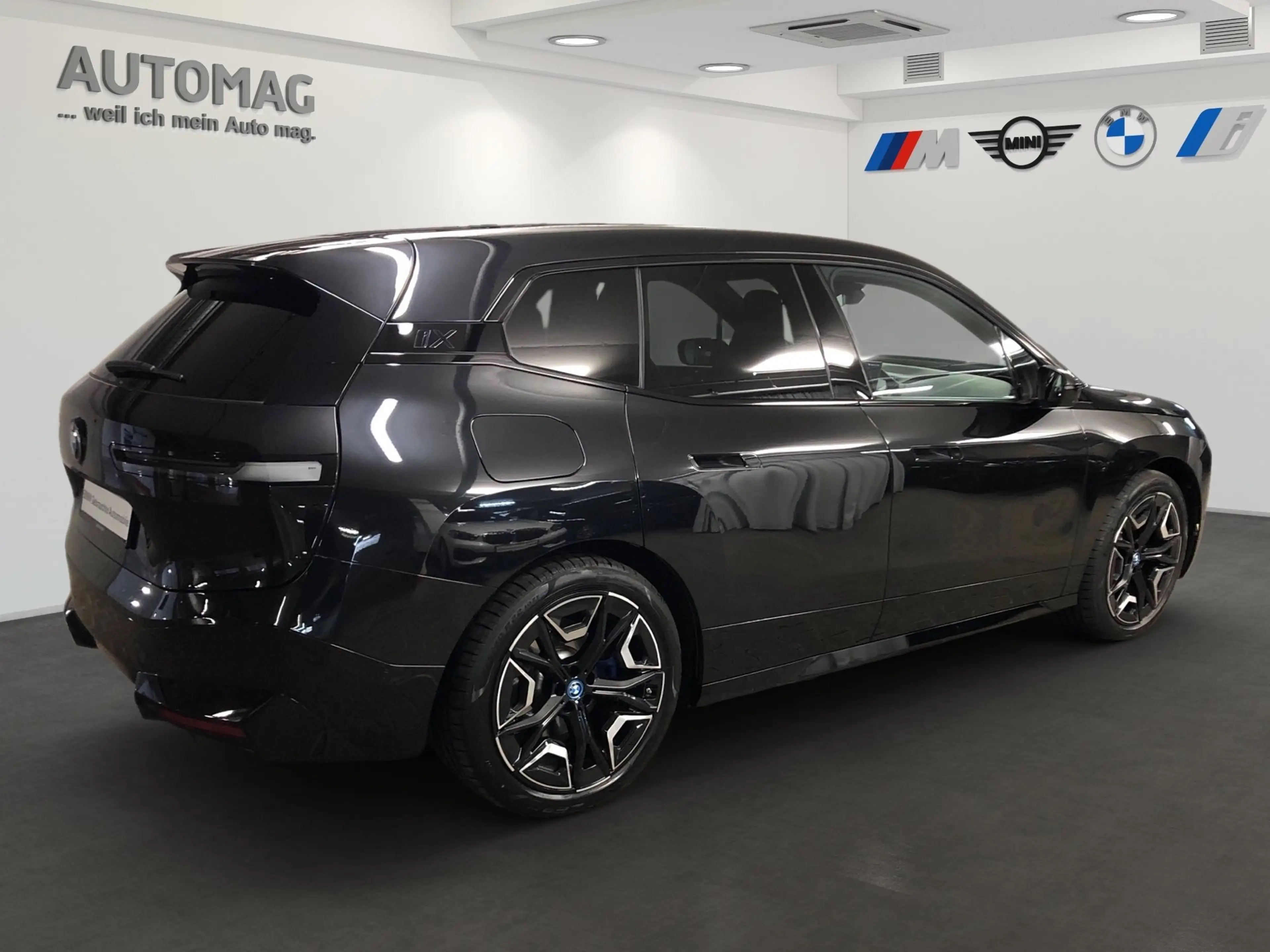 BMW iX xDrive50 AHK*Laser*Suite*Panorama*ACC*360* — photo 3