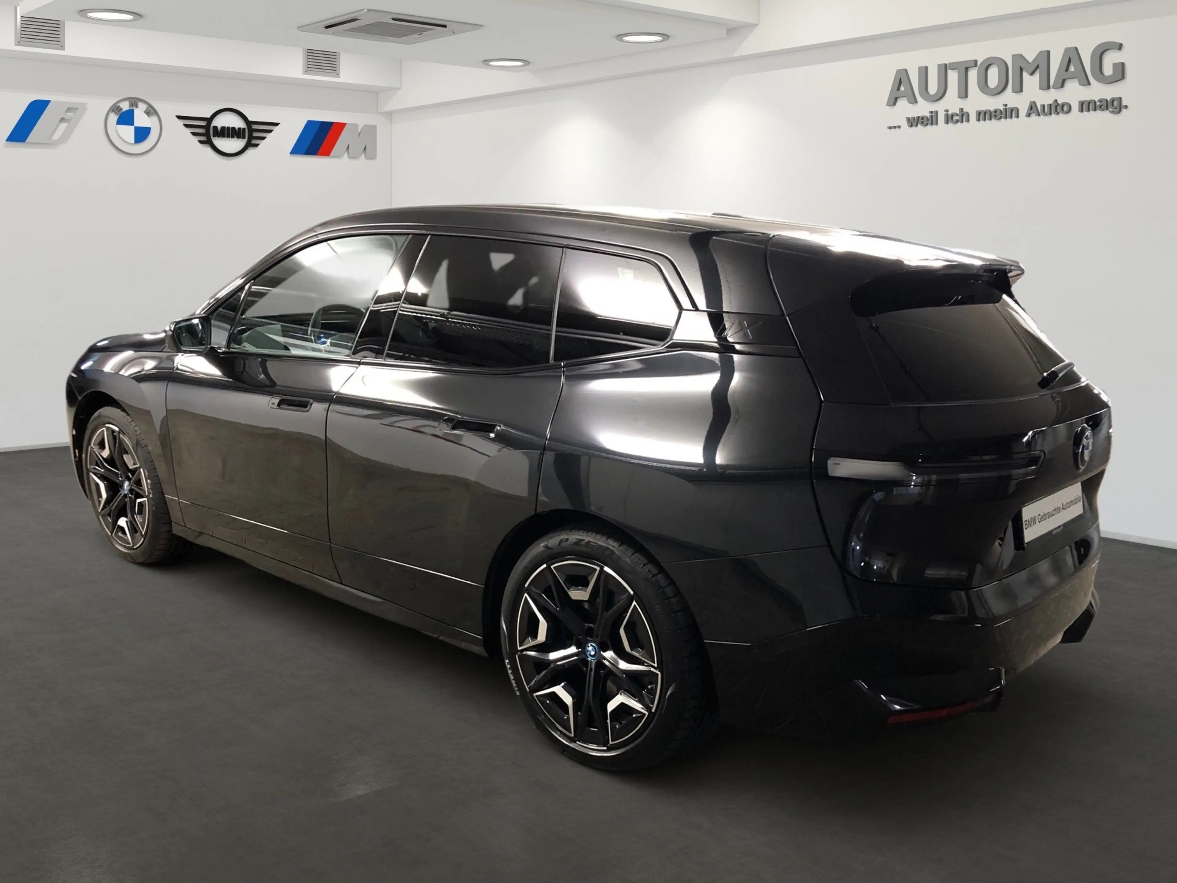 BMW iX xDrive50 AHK*Laser*Suite*Panorama*ACC*360* — photo 4