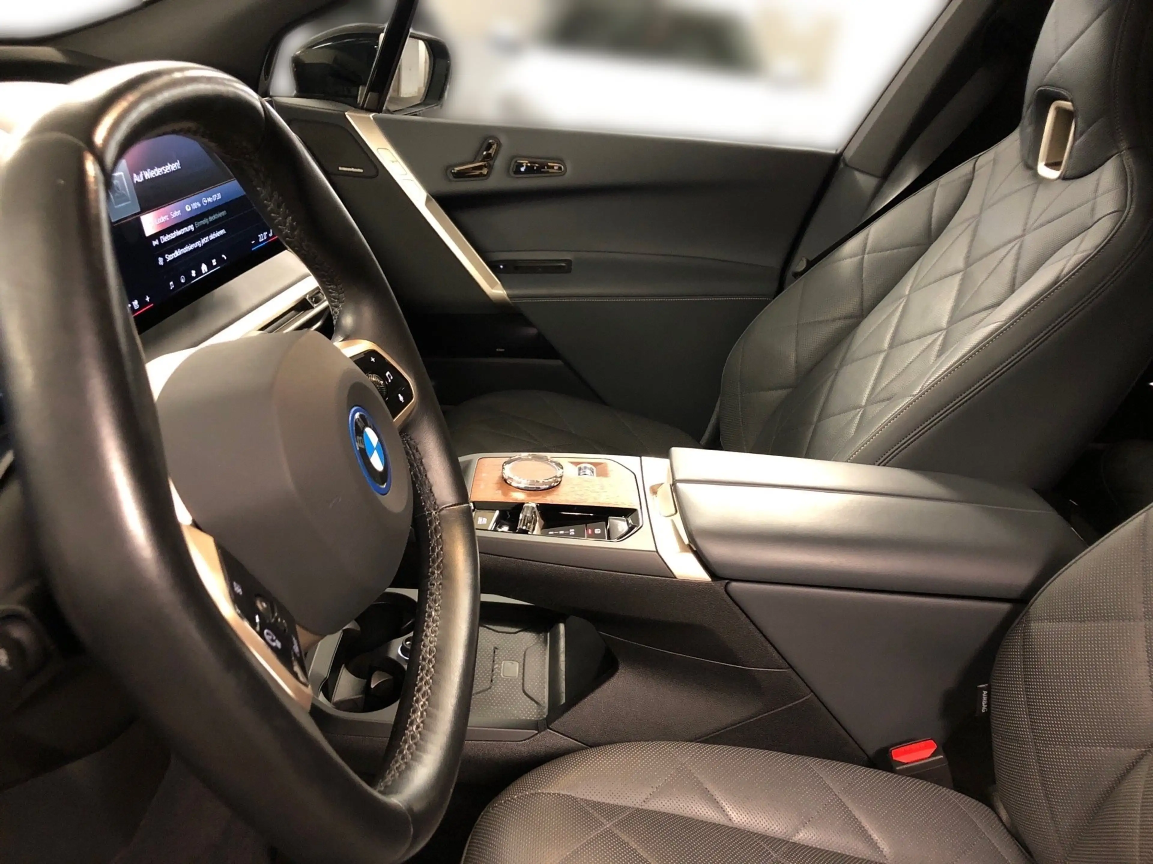 BMW iX xDrive50 AHK*Laser*Suite*Panorama*ACC*360* — photo 7