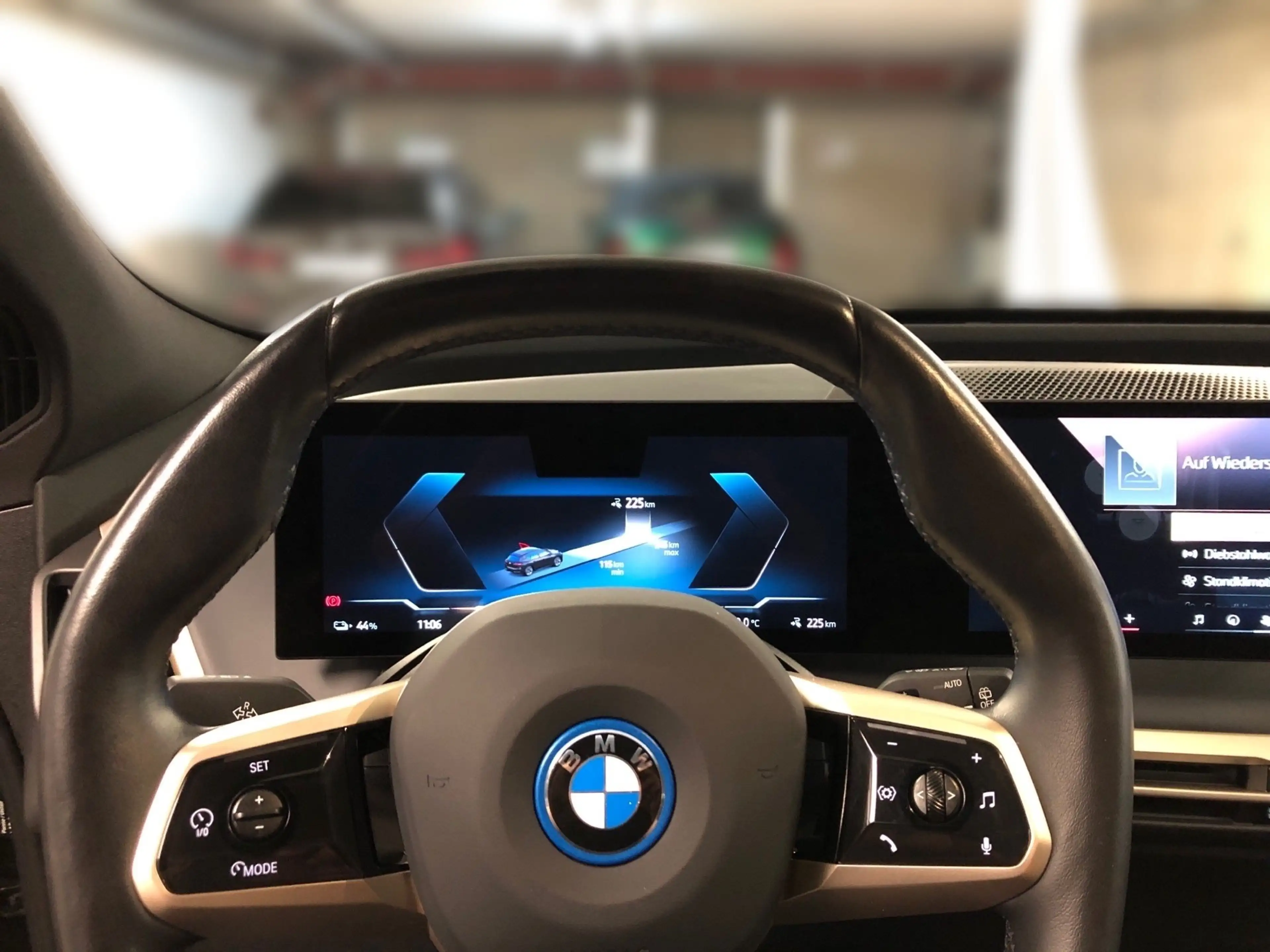 BMW iX xDrive50 AHK*Laser*Suite*Panorama*ACC*360* — photo 8