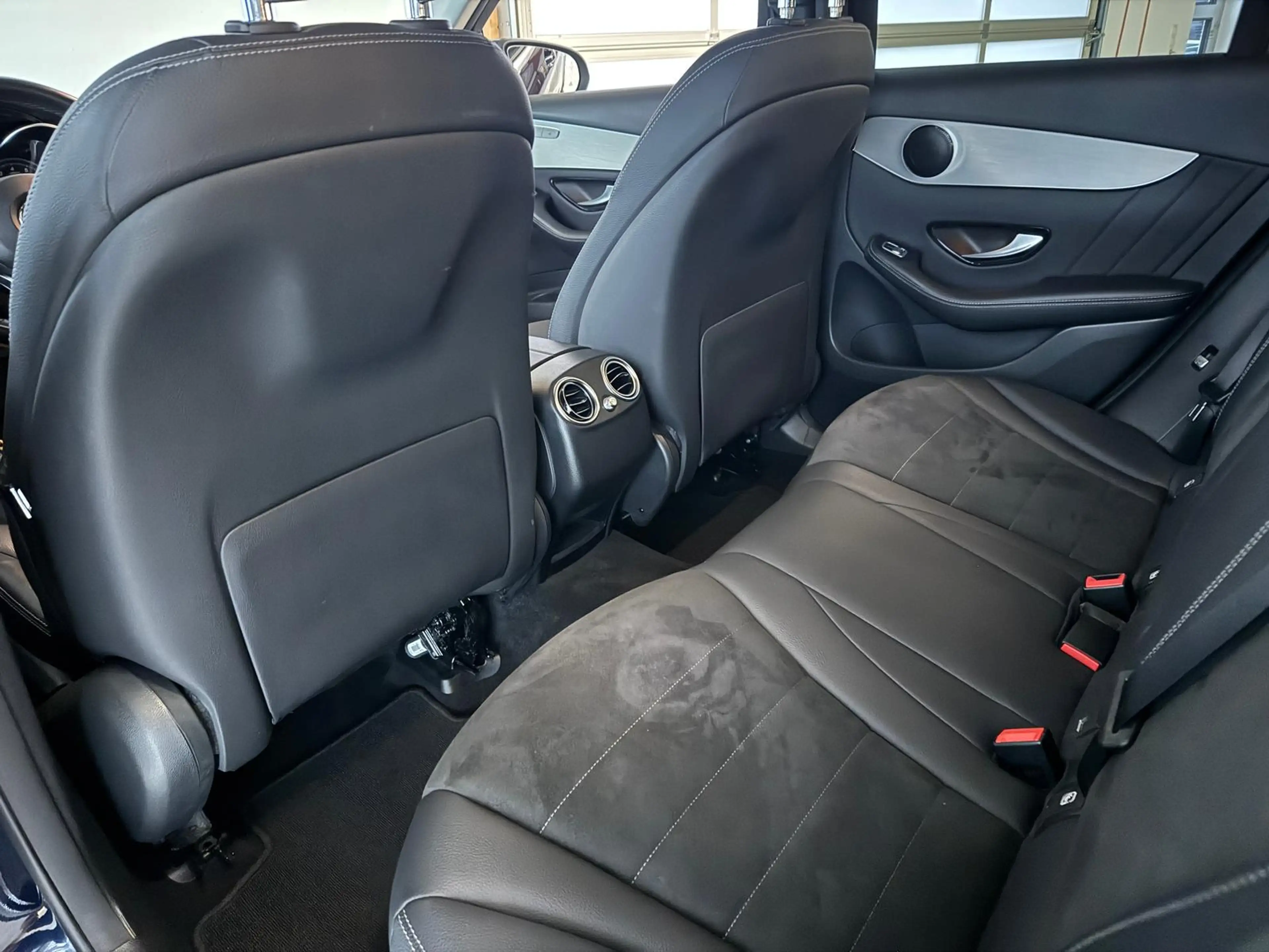 Mercedes-Benz GLC 250 4-Matic - AMG/ACC/360/AHK — photo 15