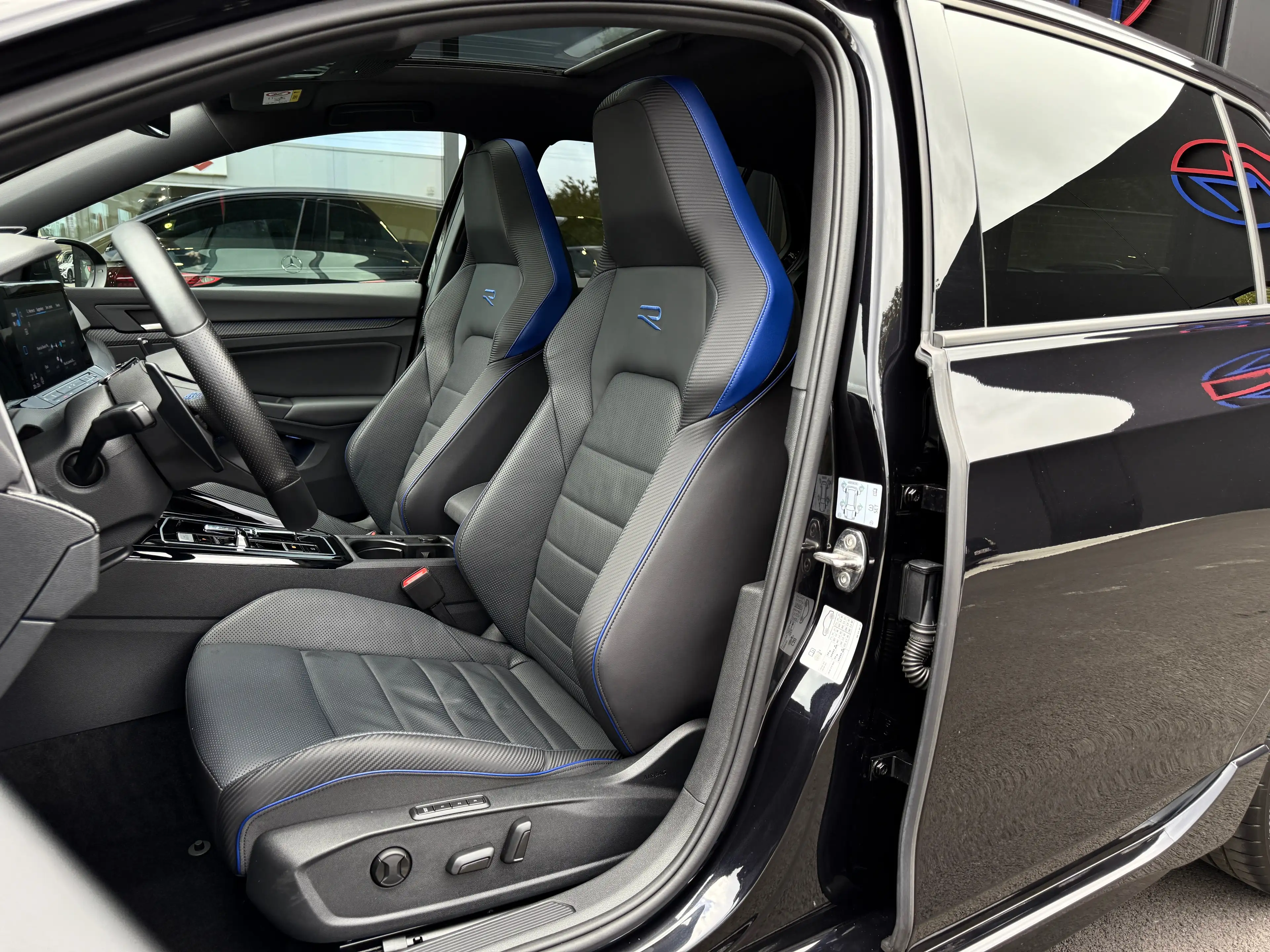 Volkswagen Golf R 320CV !! FULL FULL OPTS !! UTiLiTAiRE !! TVA - BTW — photo 14