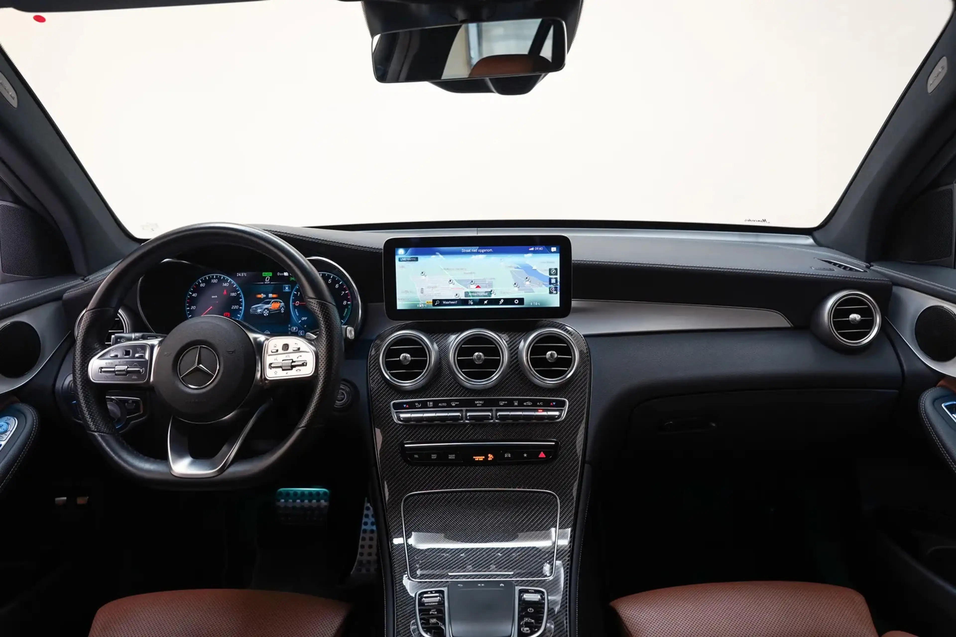 Mercedes-Benz GLC 300 300e 4MATIC AMG Line Premium Night Aut. [ Panorama — photo 4