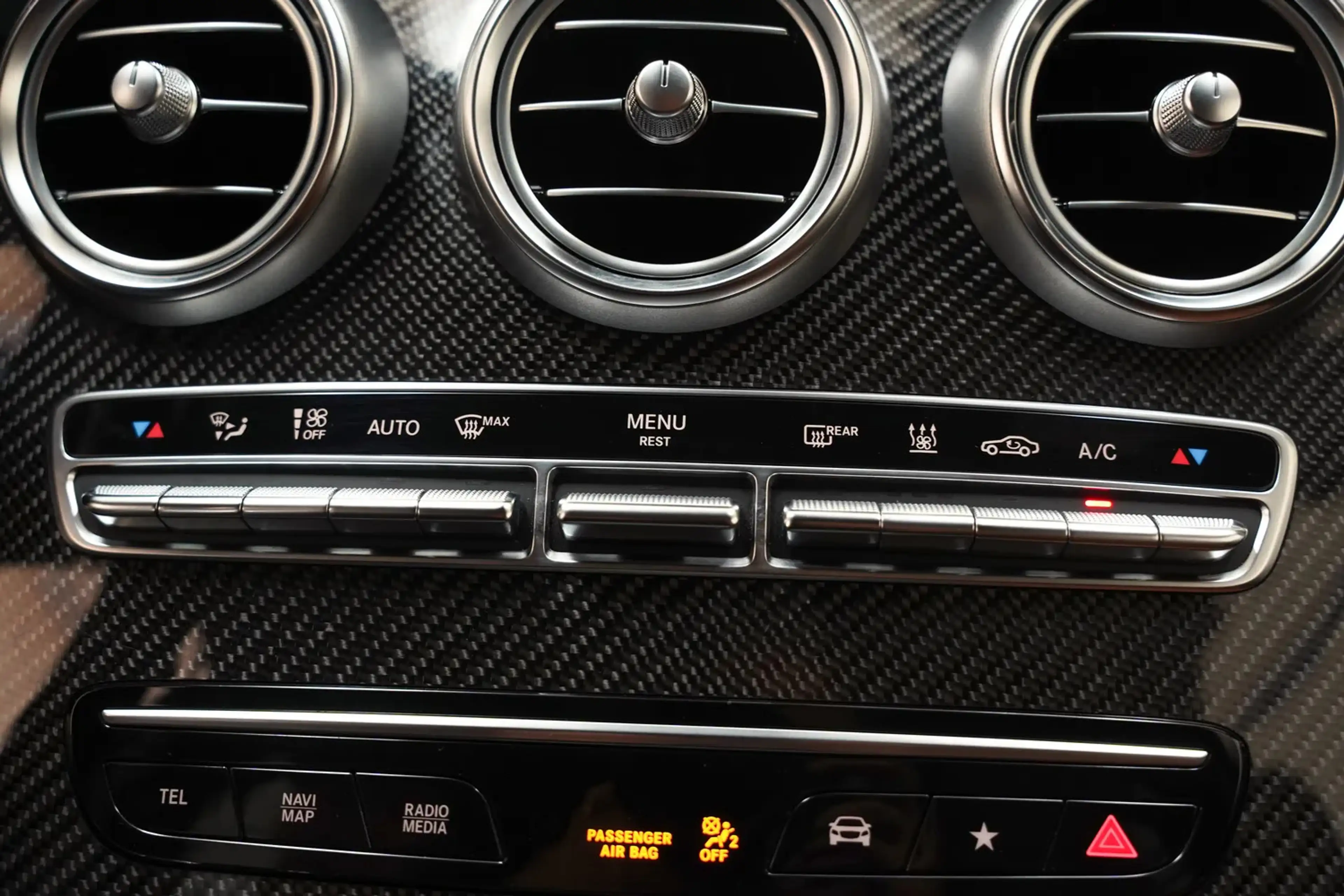Mercedes-Benz GLC 300 300e 4MATIC AMG Line Premium Night Aut. [ Panorama — photo 13
