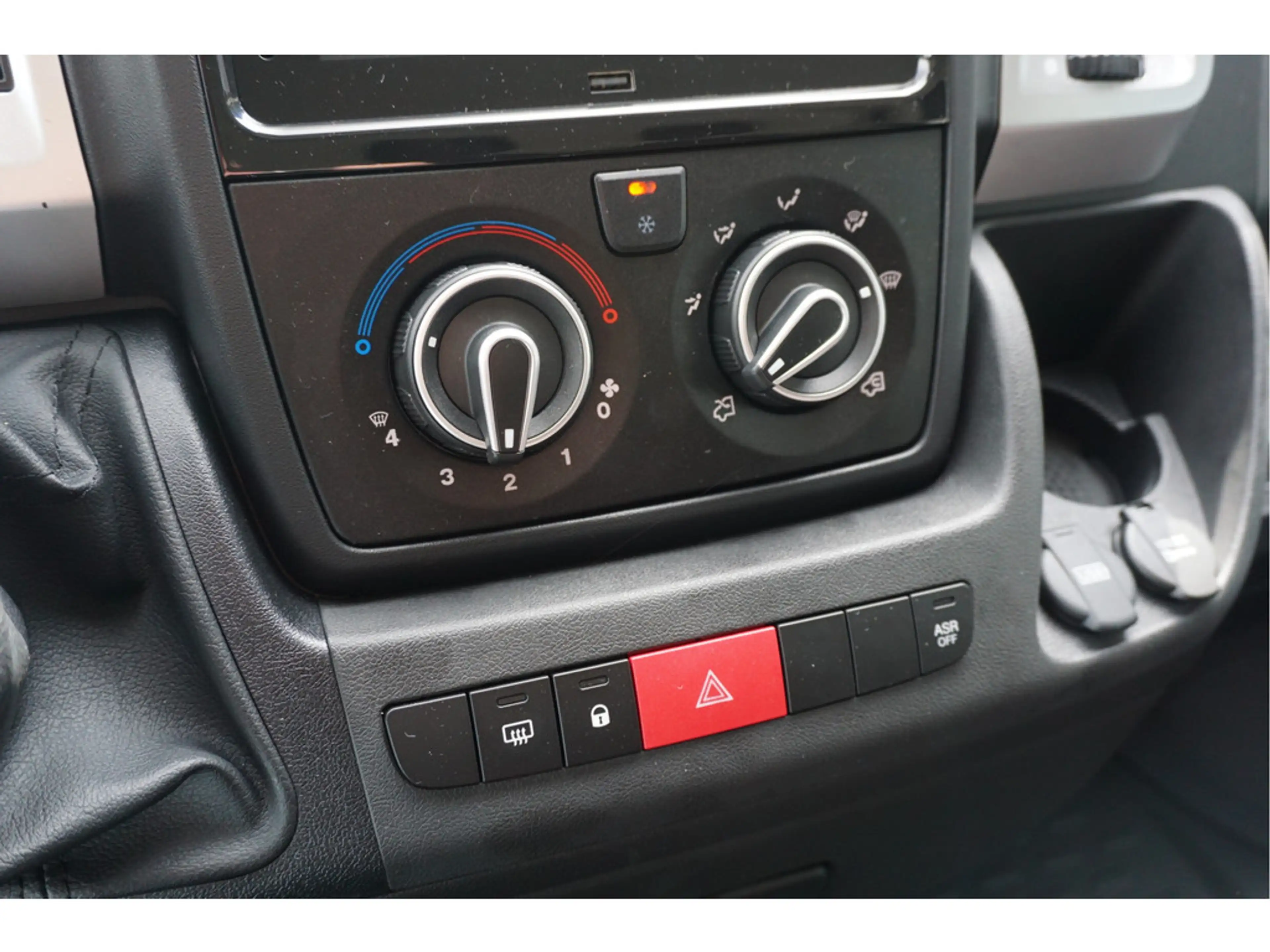 Citroen Jumper 2.2 BlueHDi 140 L3H2 3.5t Airco | Cruise | Apple C — photo 21