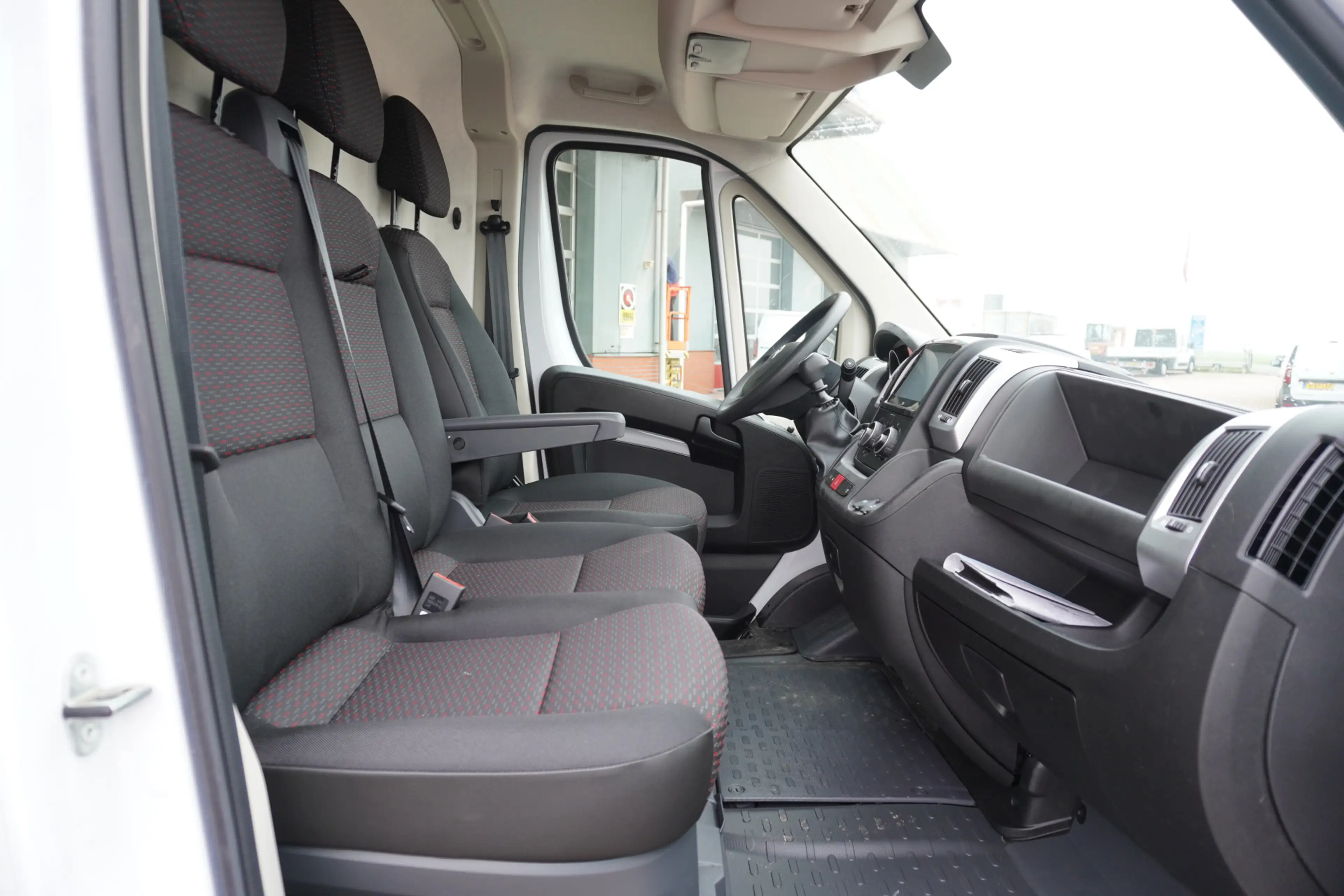 Citroen Jumper 2.2 BlueHDi 140 L3H2 3.5t Airco | Cruise | Apple C — photo 12