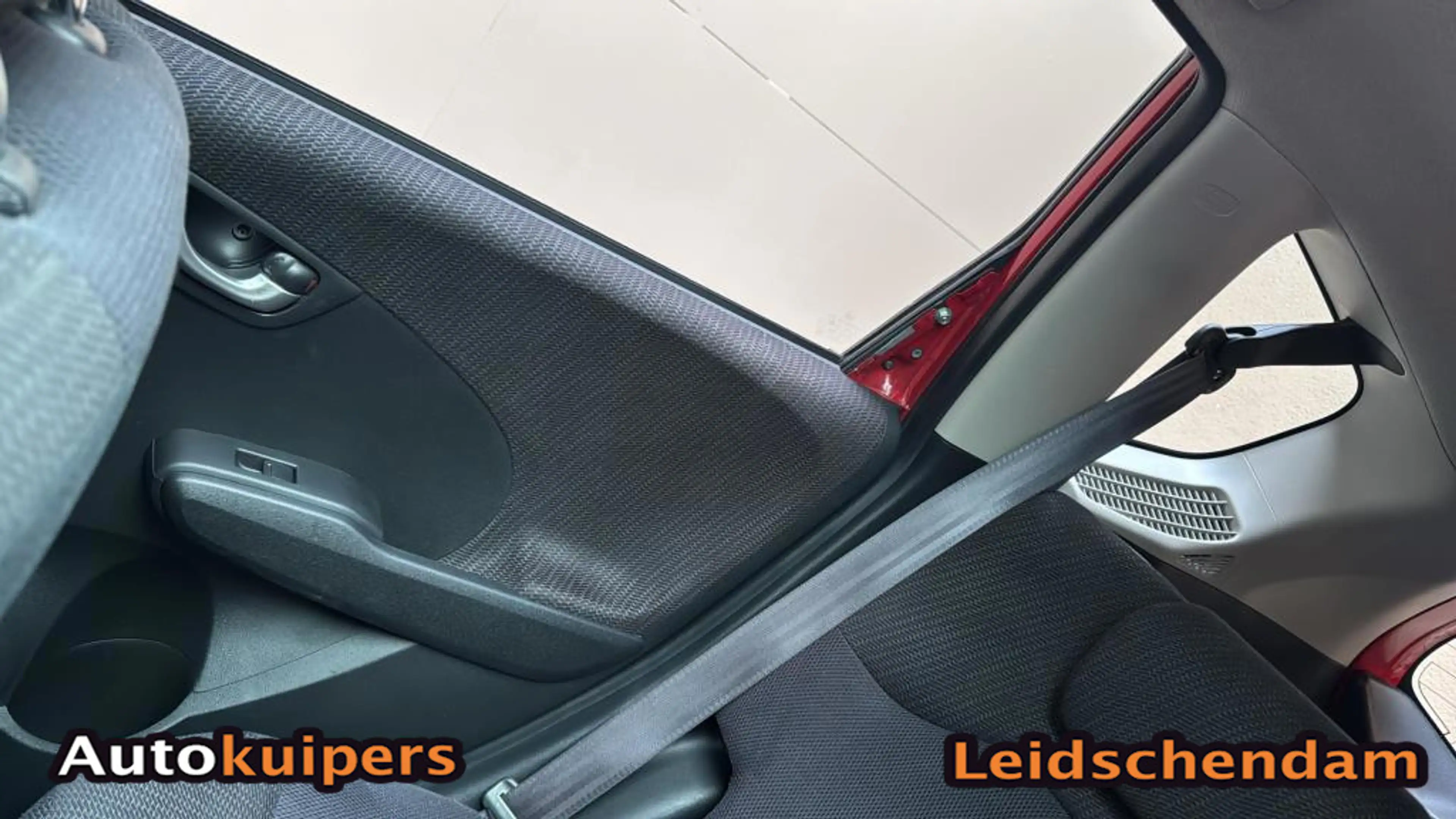 Honda Jazz 1.4 Hybrid Elegance — photo 10