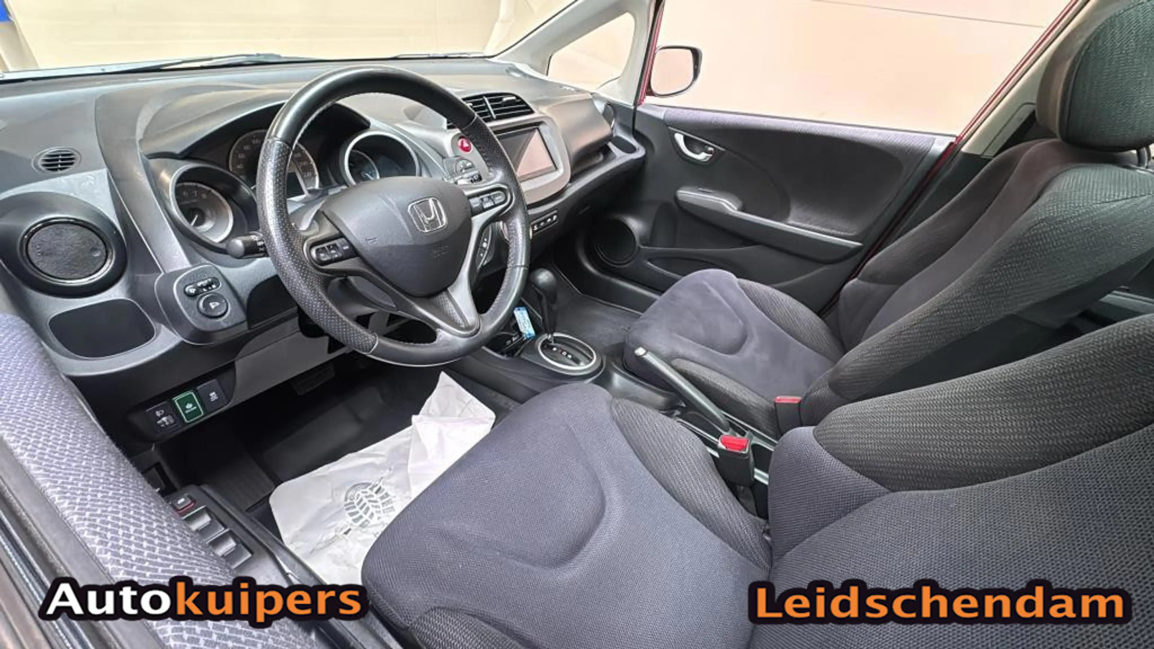 Honda Jazz 1.4 Hybrid Elegance — photo 9