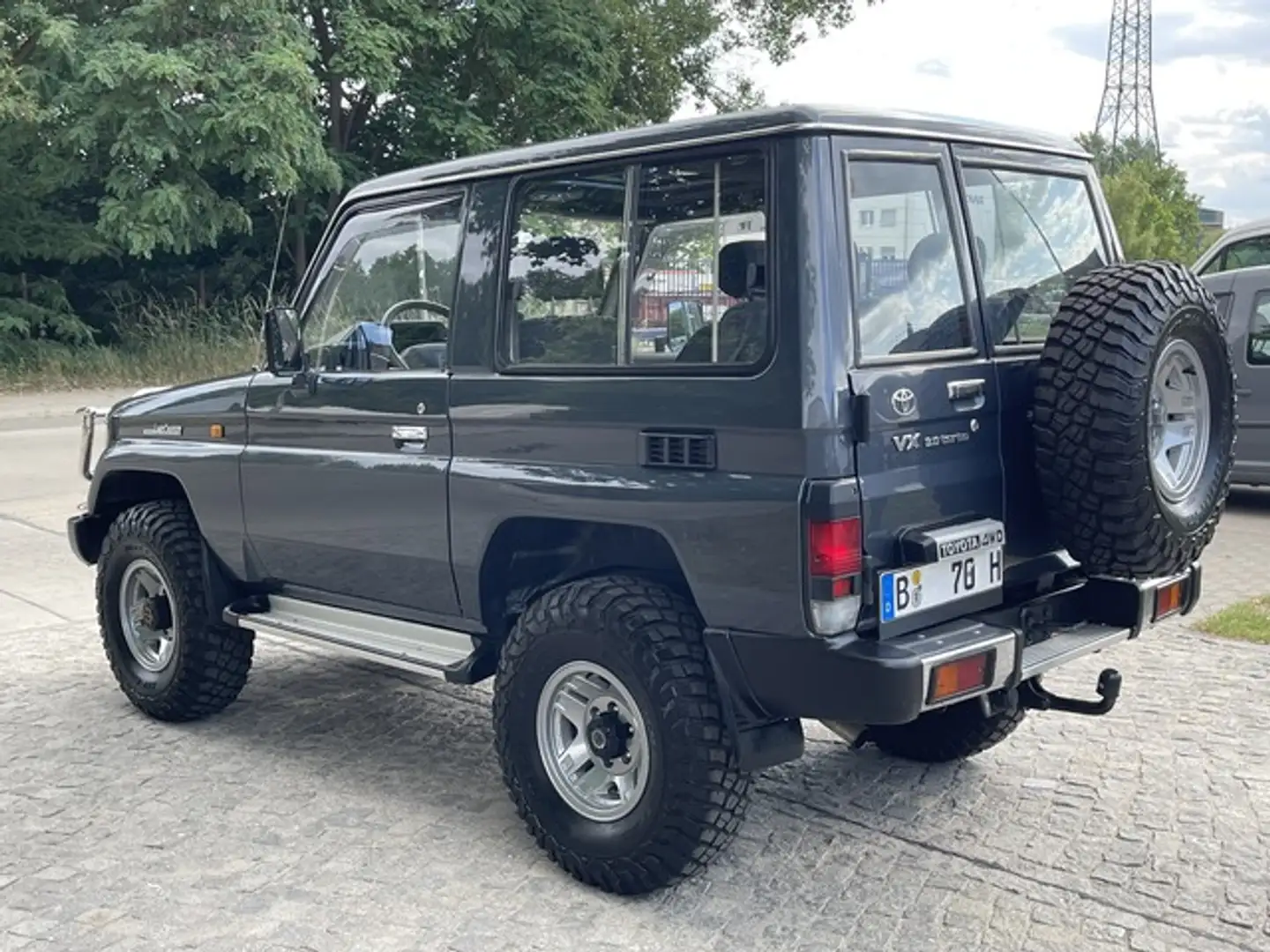 Toyota Land Cruiser KJ 70 VX 3.0Turbo D Special 33-Zoll Grau - 2