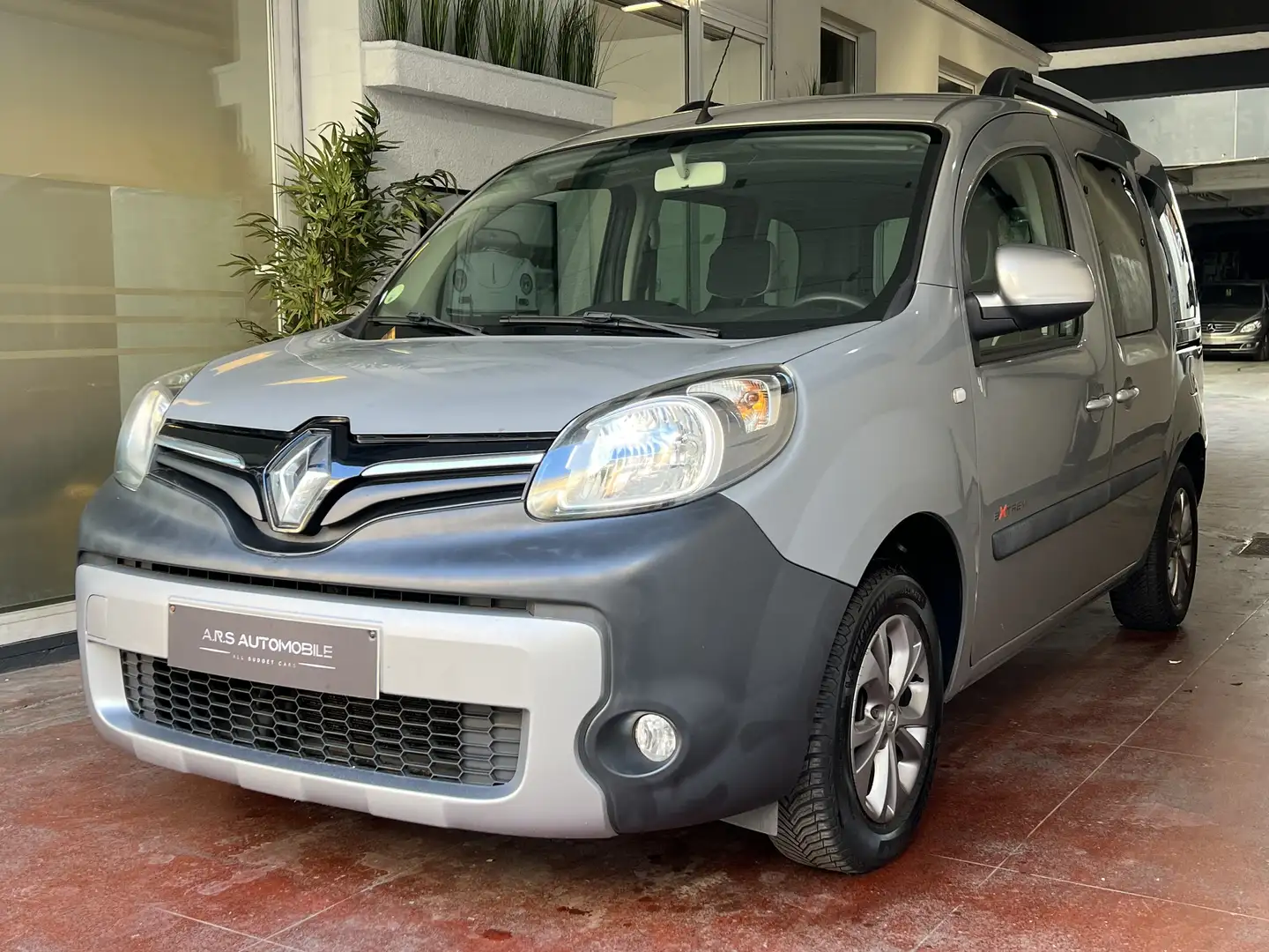 Renault Kangoo 1.5 dCi Extrem - Euro 5 - Airco - 12m garantie Gris - 1