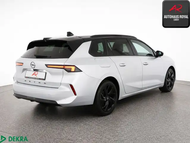 Opel Astra view 5