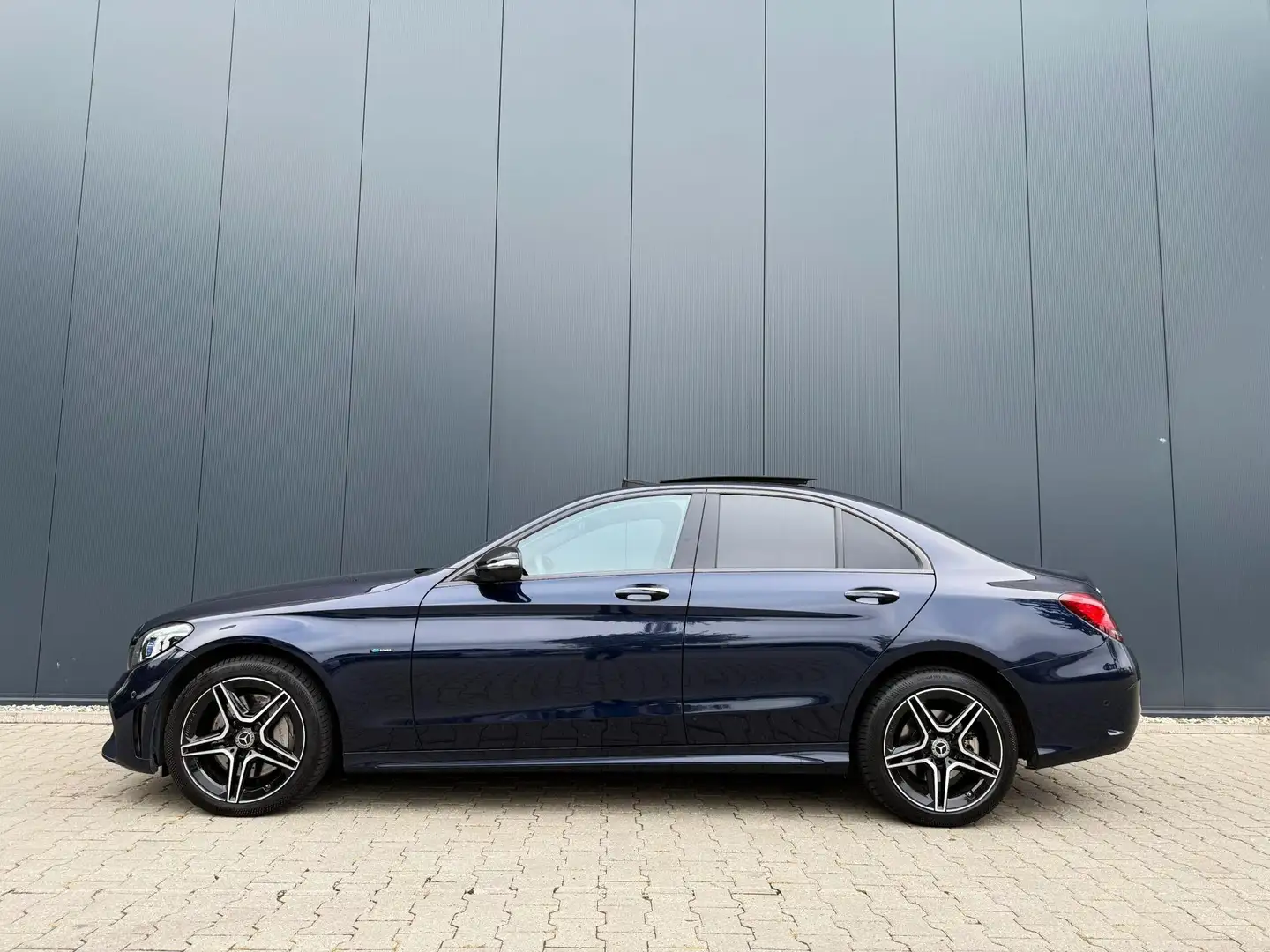 Mercedes-Benz C 300 e 4MATIC AMG Line pano / Burmester / Memory Blau - 2